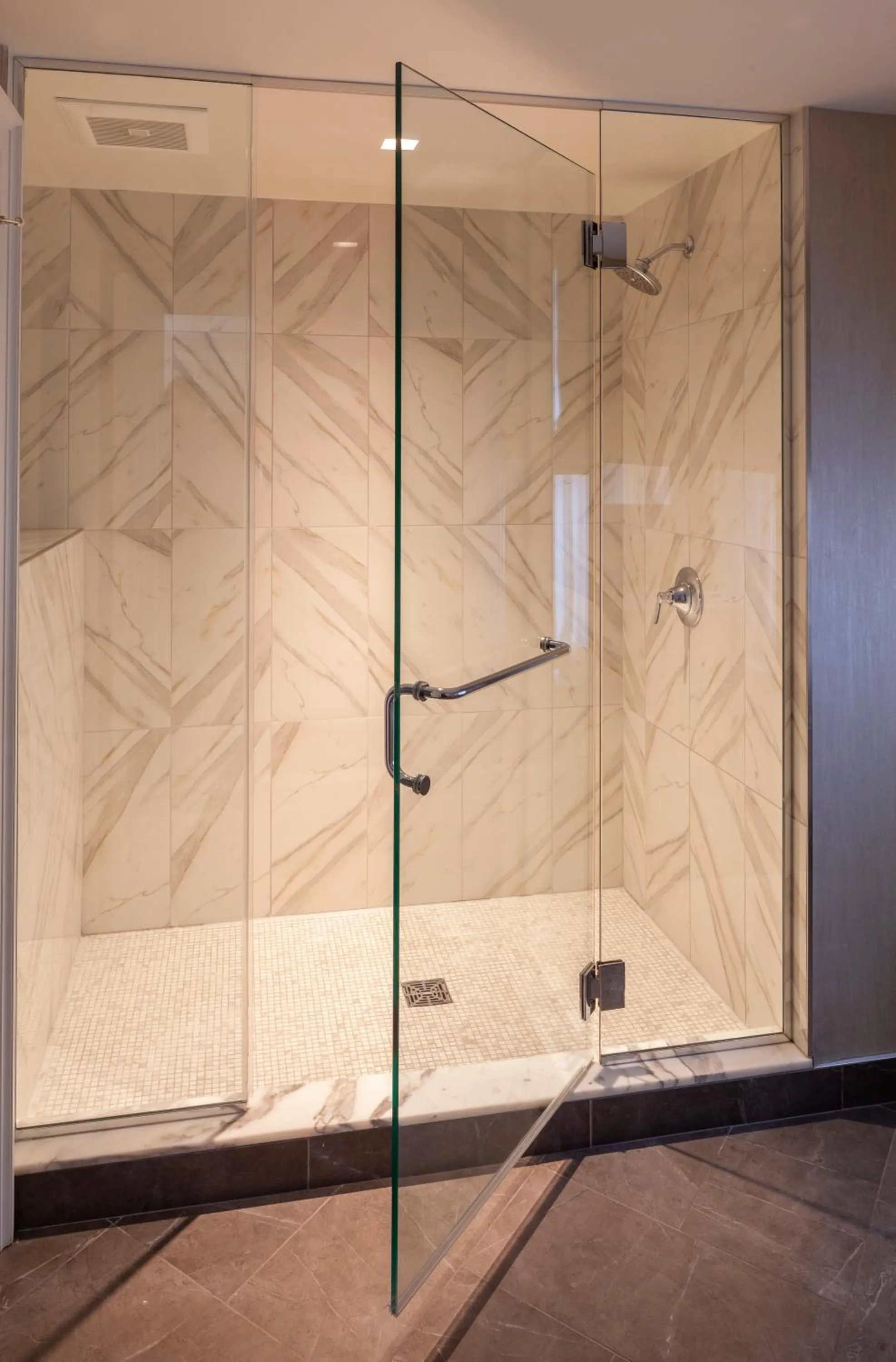 Shower in The Manhattan Club