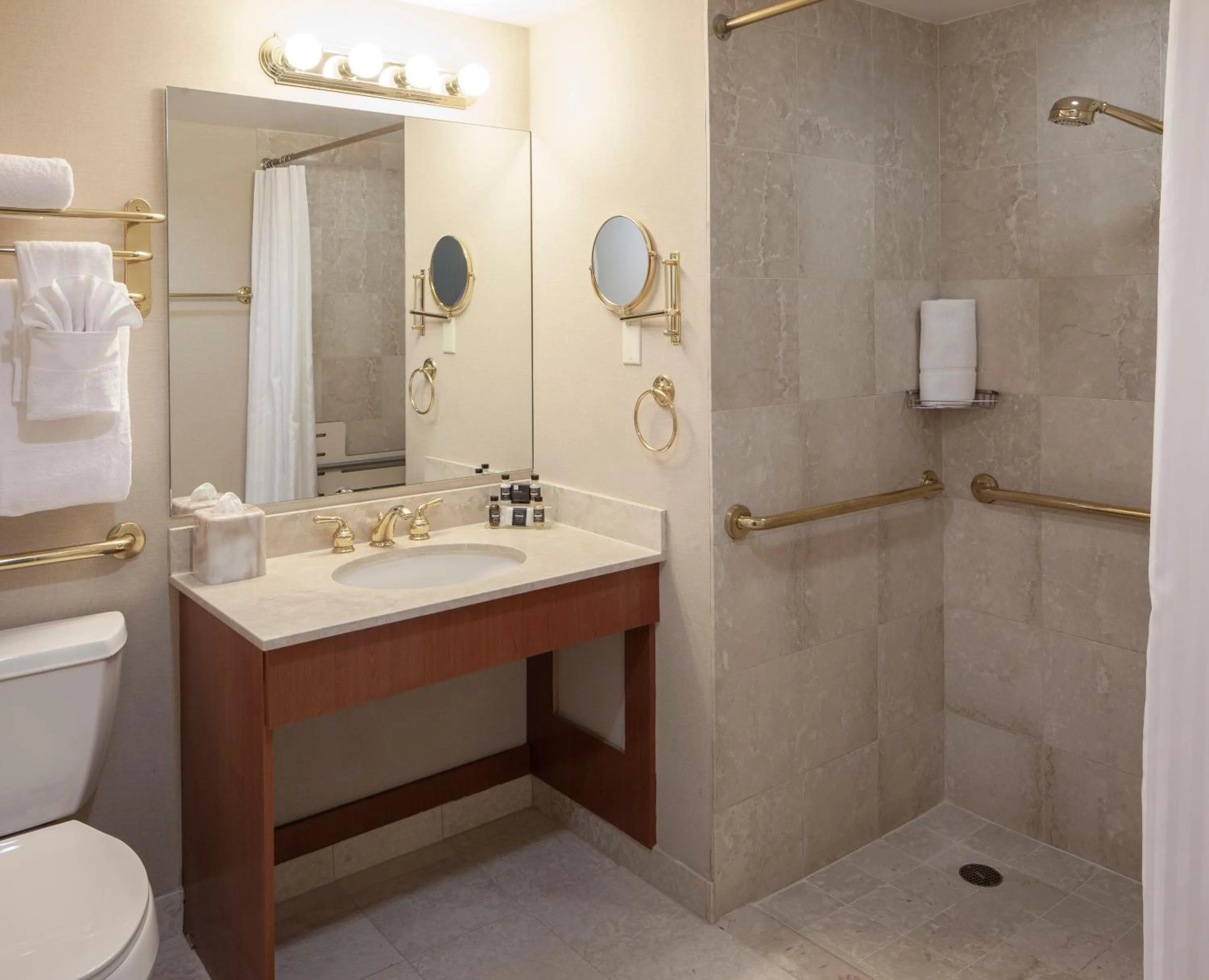 Shower in The Manhattan Club