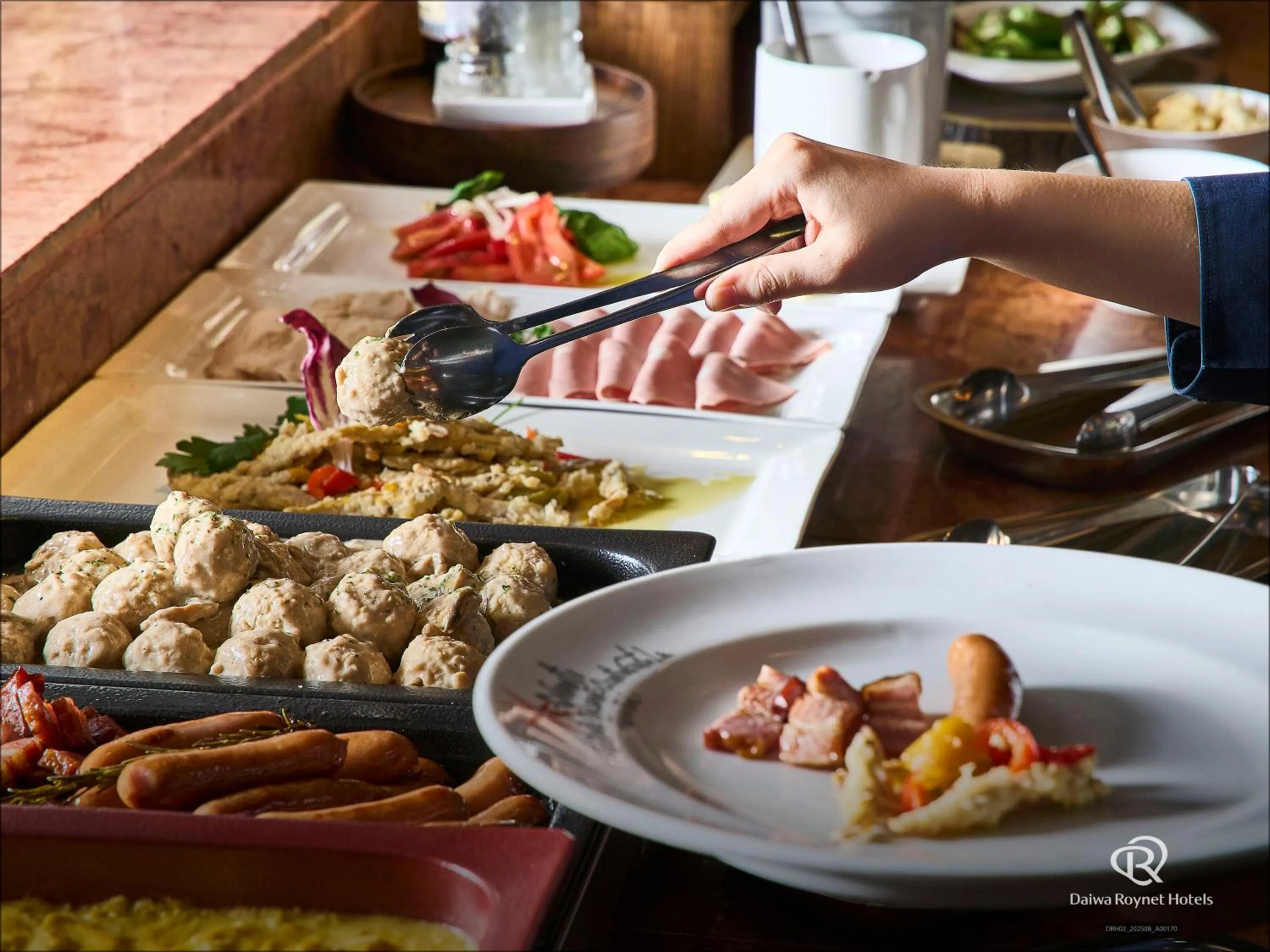 Buffet breakfast in Daiwa Roynet Hotel Tokyo Osaki