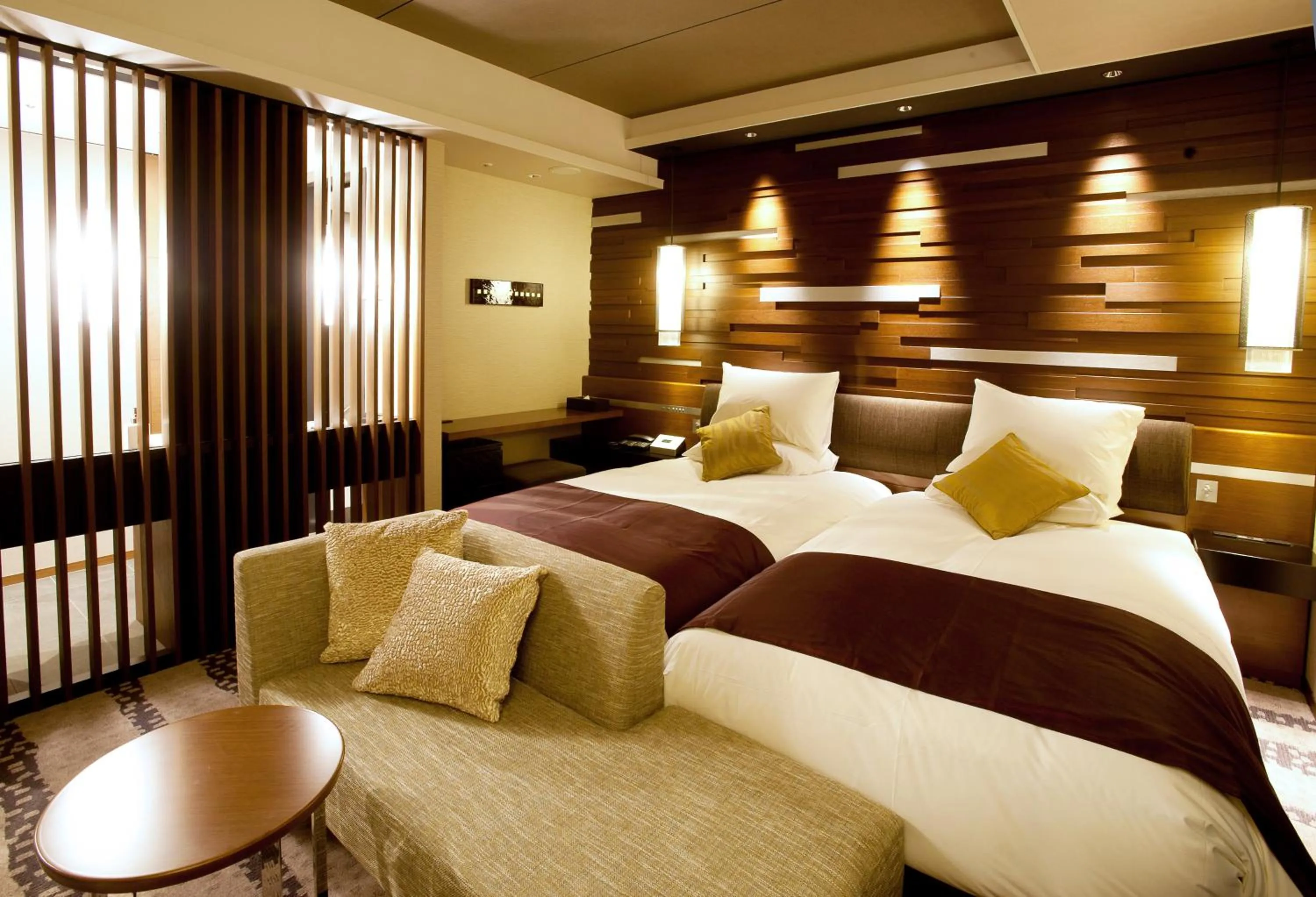 Photo of the whole room, Bed in Hotel Granvia Osaka-JR Hotel Group
