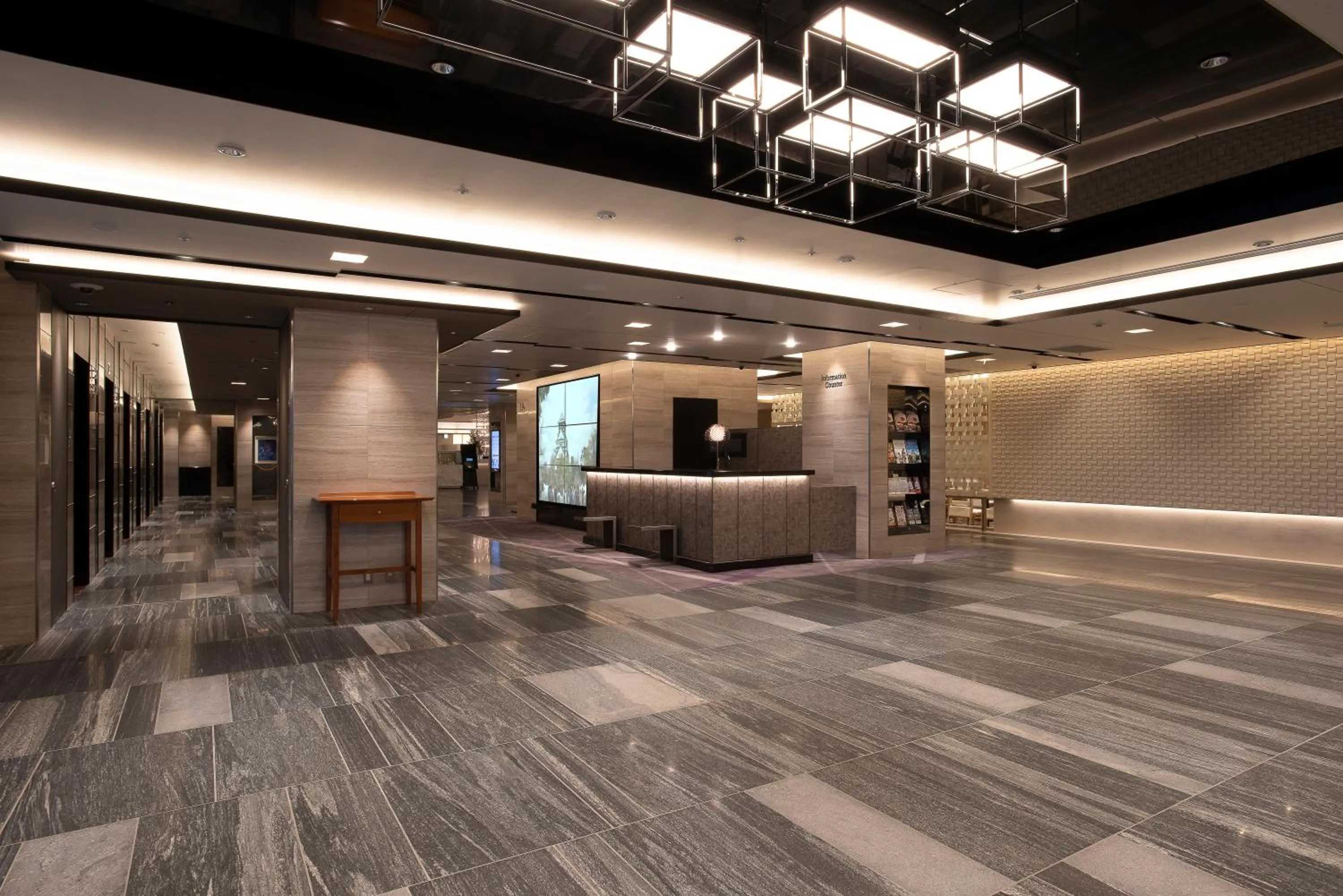 Lobby or reception in Hotel Granvia Osaka-JR Hotel Group