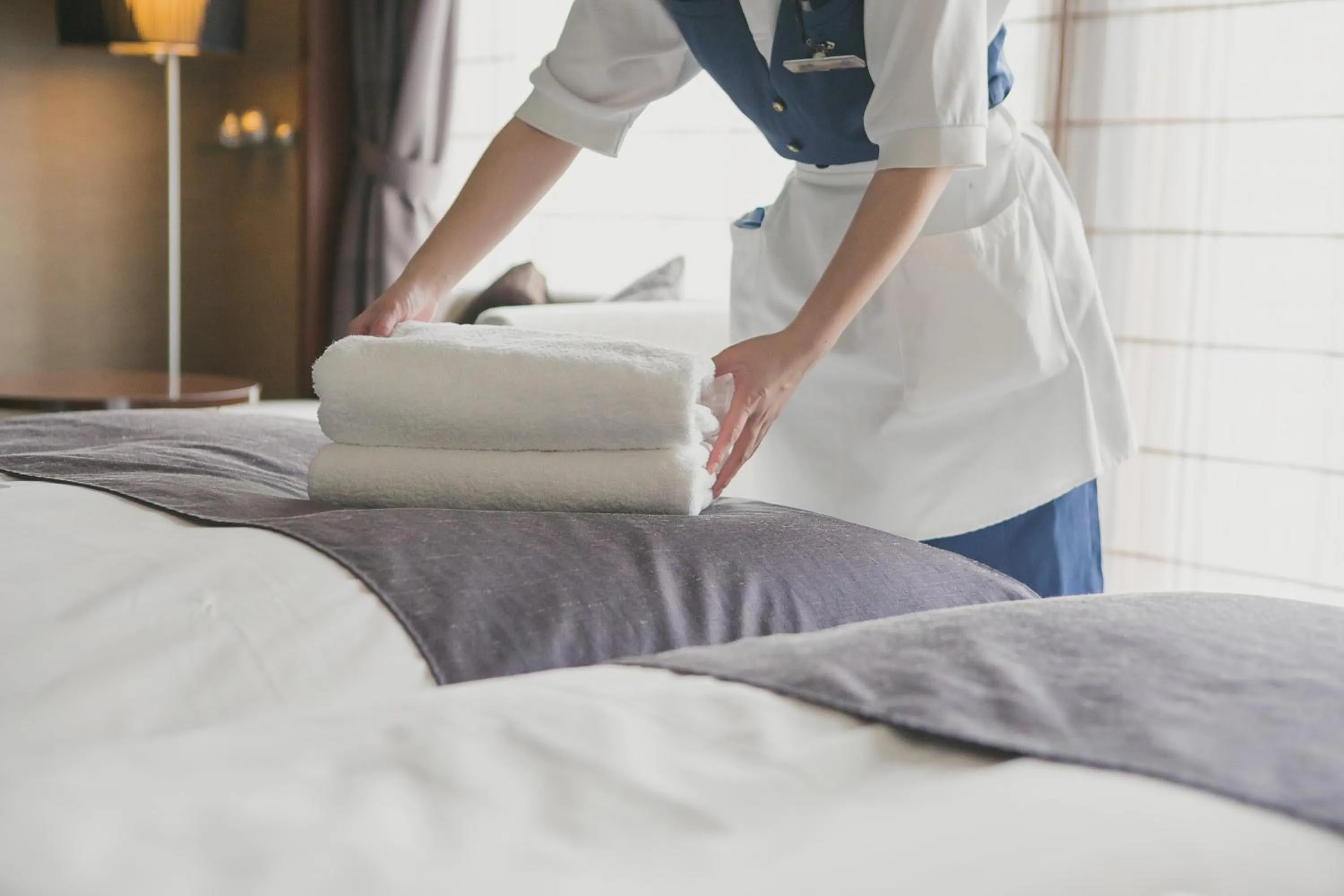 Staff, Bed in Hotel Granvia Osaka-JR Hotel Group