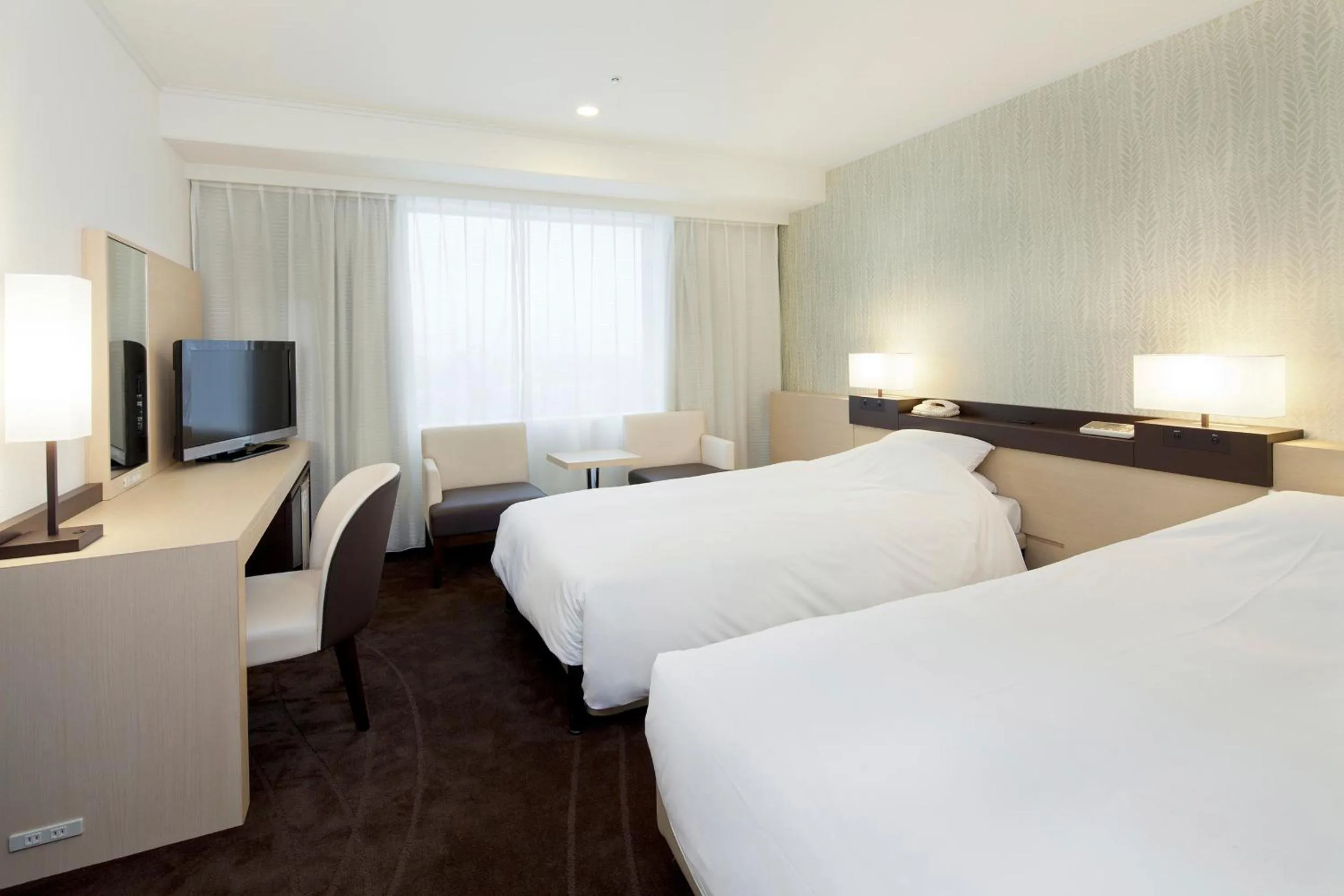 Photo of the whole room, Bed in Hotel Granvia Osaka-JR Hotel Group