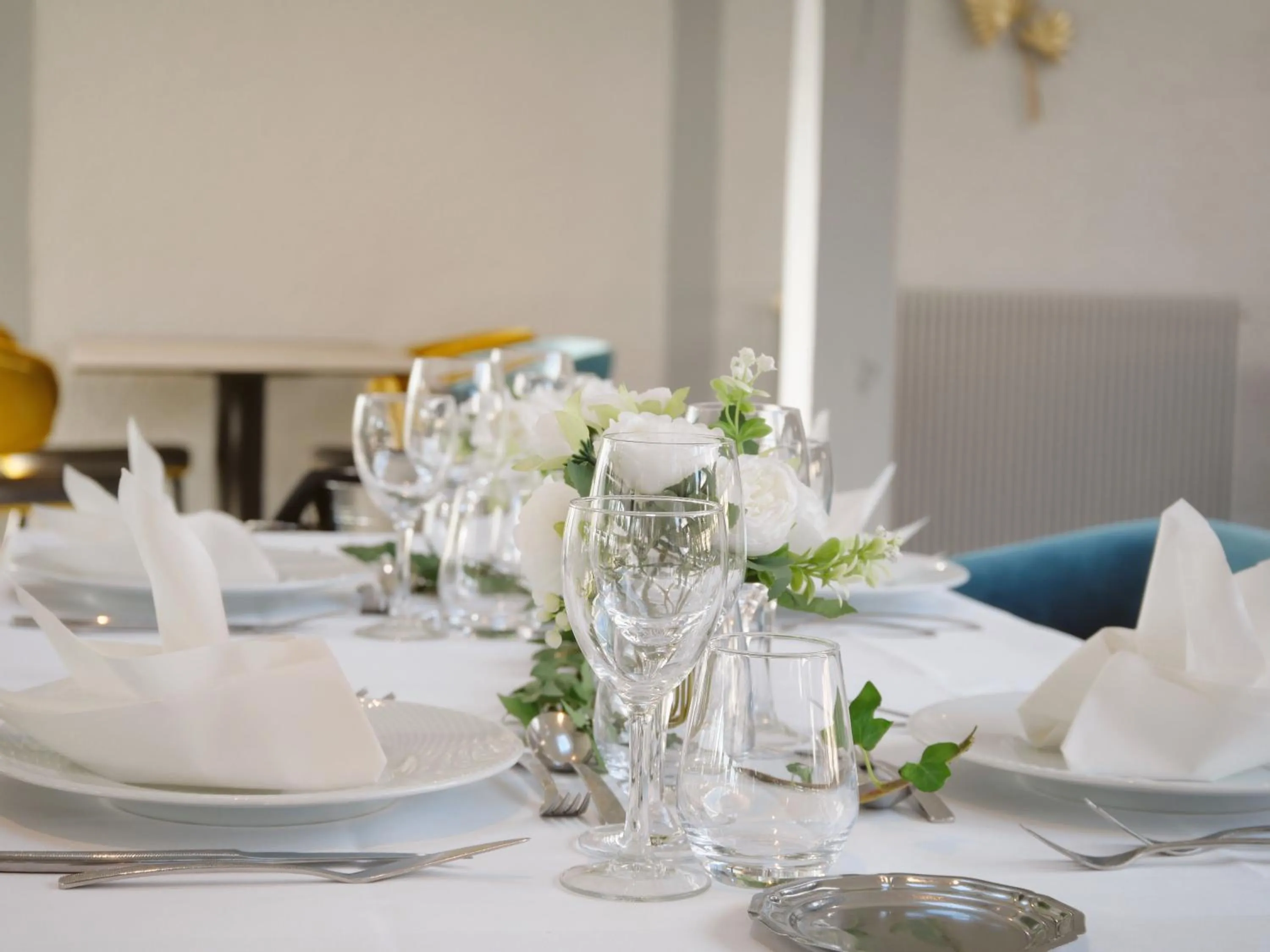 Restaurant/places to eat in Logis Hôtel Restaurant - Le Clos Deauville Saint Gatien