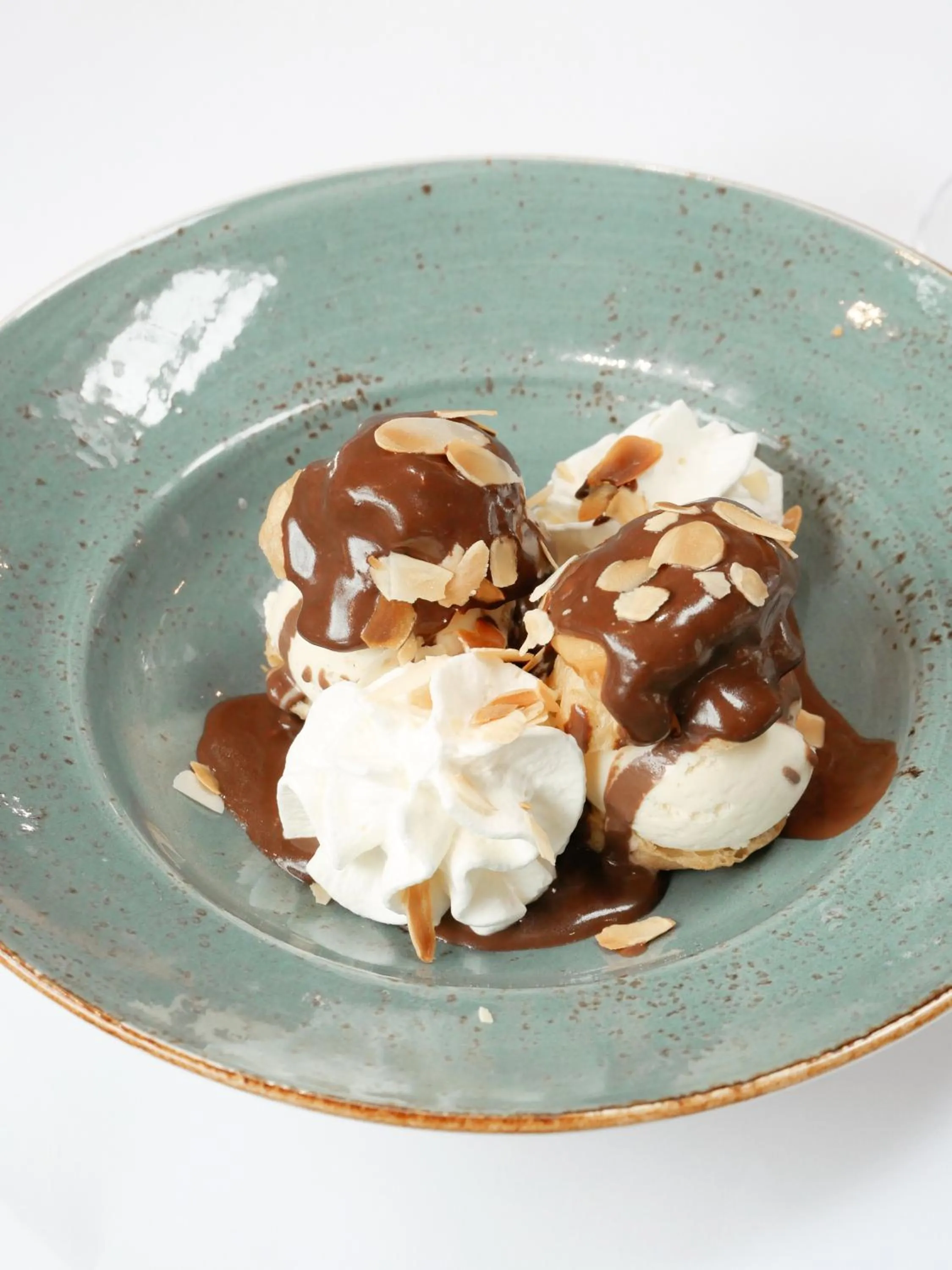 Restaurant/places to eat in Logis Hôtel Restaurant - Le Clos Deauville Saint Gatien