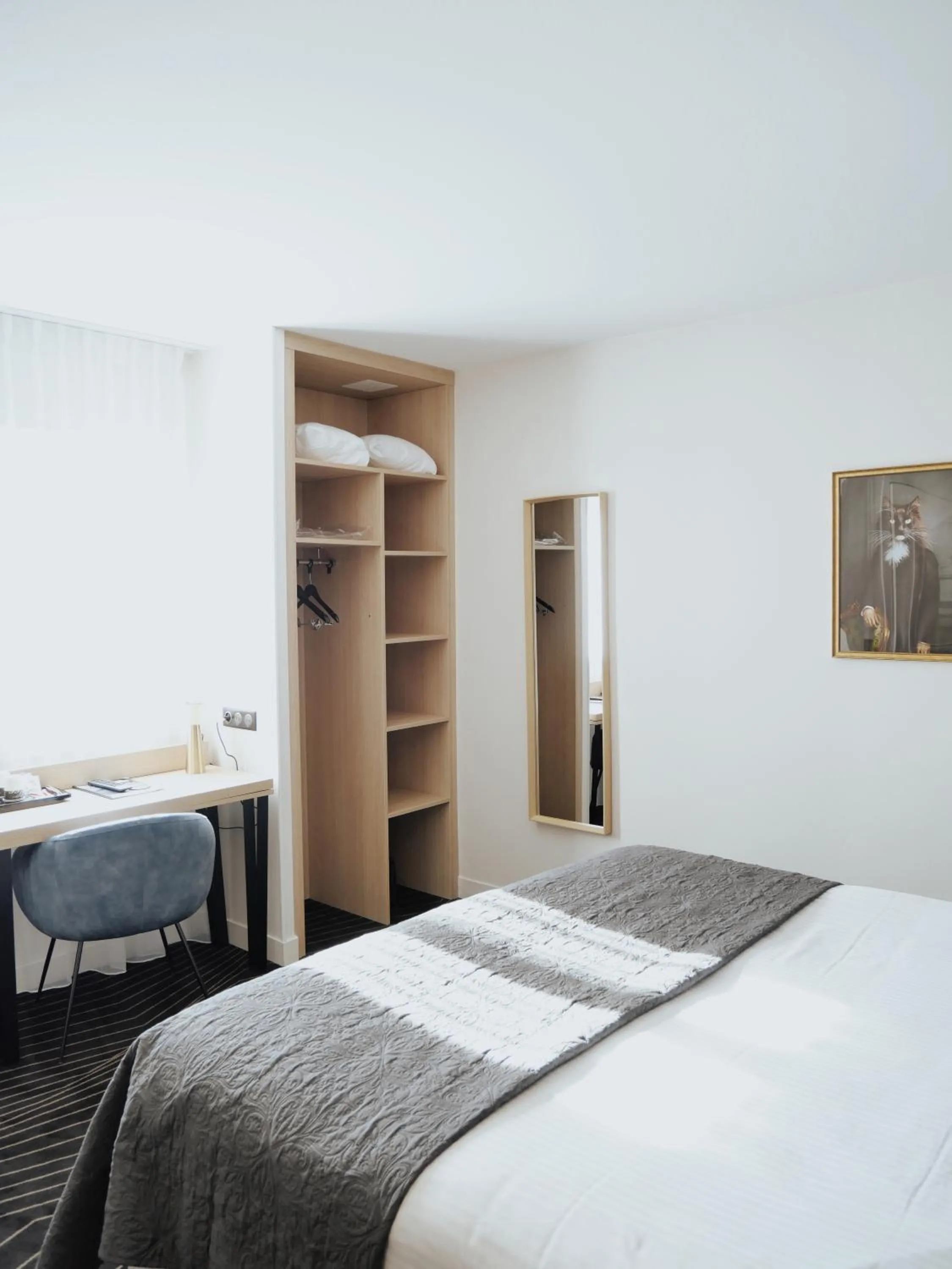 Bedroom, Bed in Logis Hôtel Restaurant - Le Clos Deauville Saint Gatien