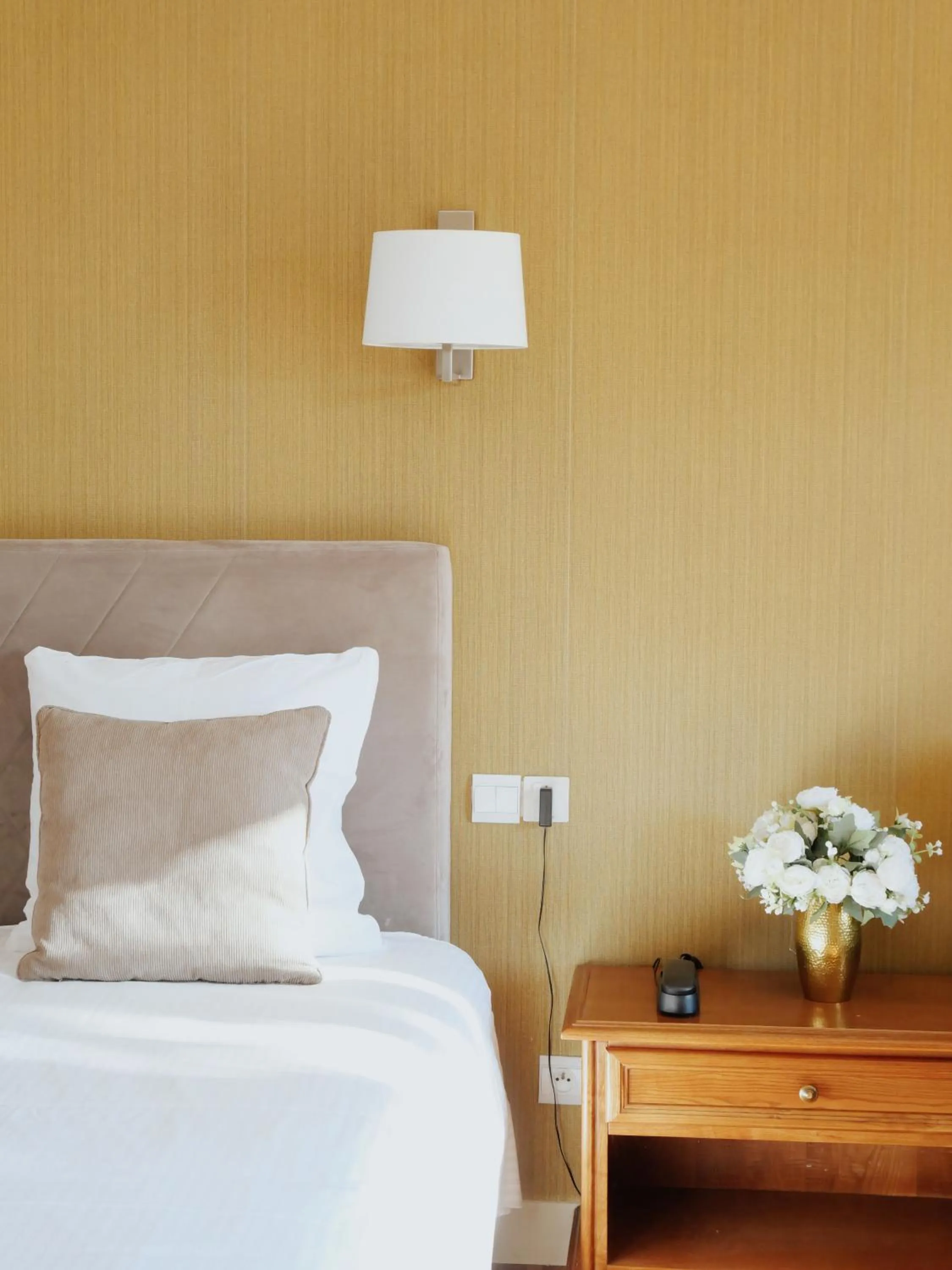 Bedroom, Bed in Logis Hôtel Restaurant - Le Clos Deauville Saint Gatien