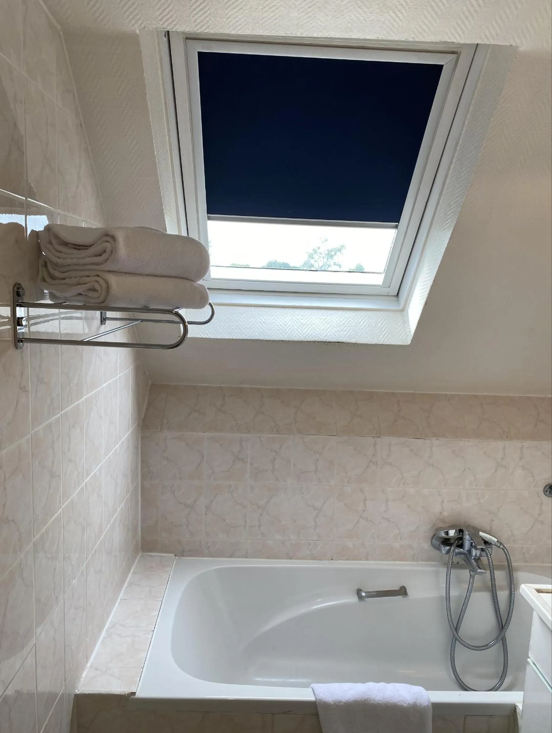 Bathroom in Logis Hôtel Restaurant - Le Clos Deauville Saint Gatien