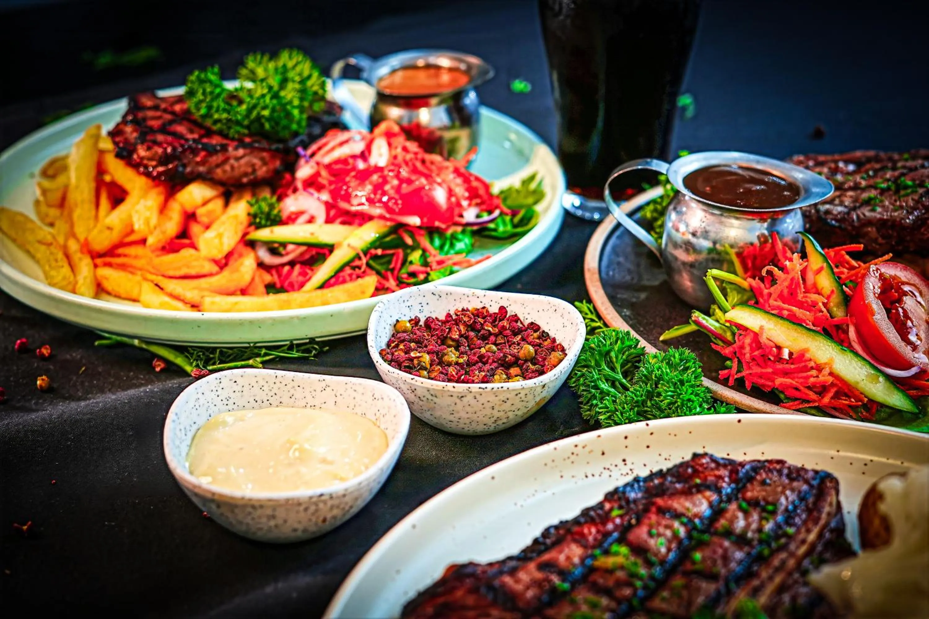 Restaurant/places to eat in Olde Tudor Hotel