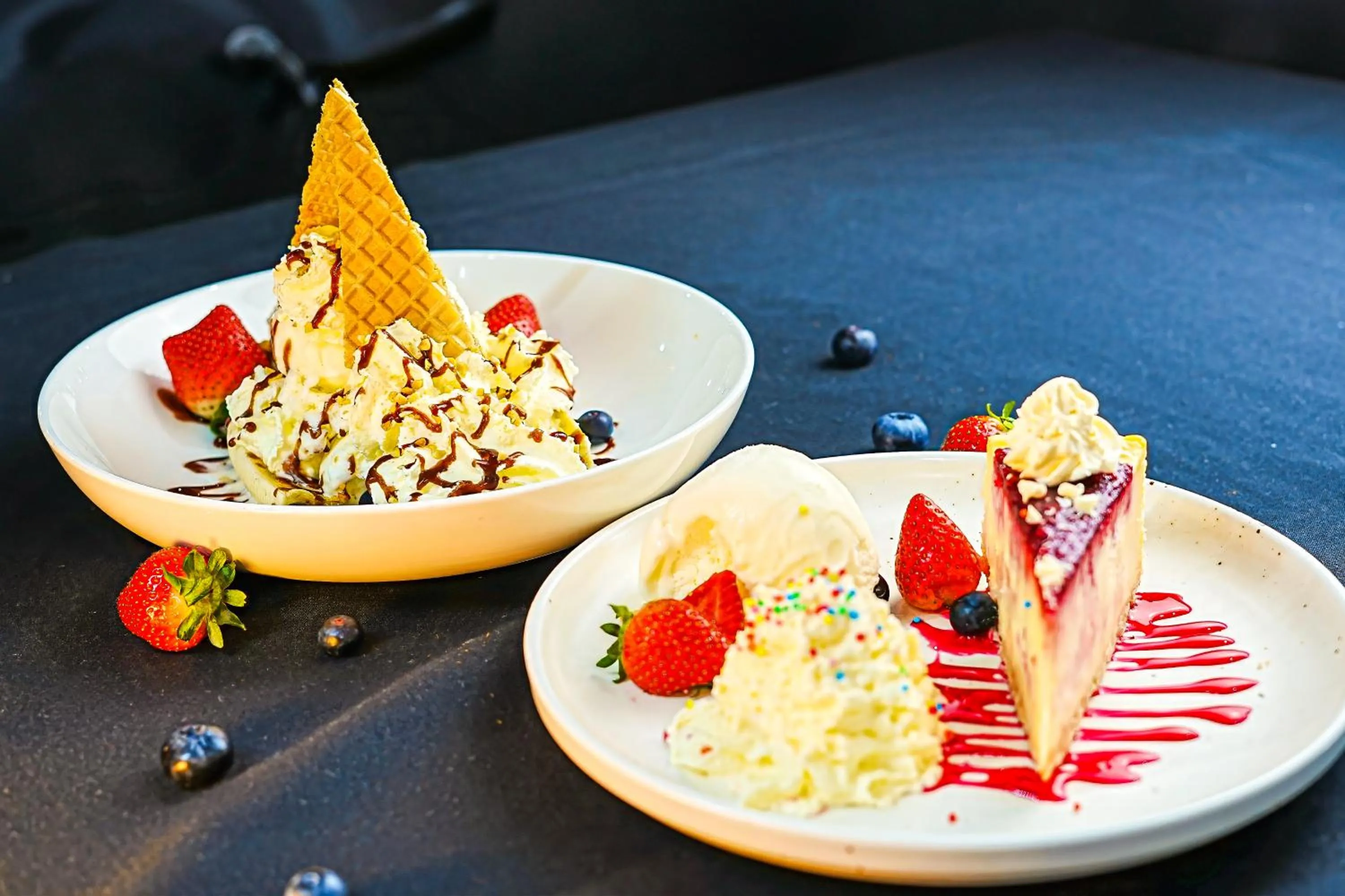 Restaurant/places to eat in Olde Tudor Hotel