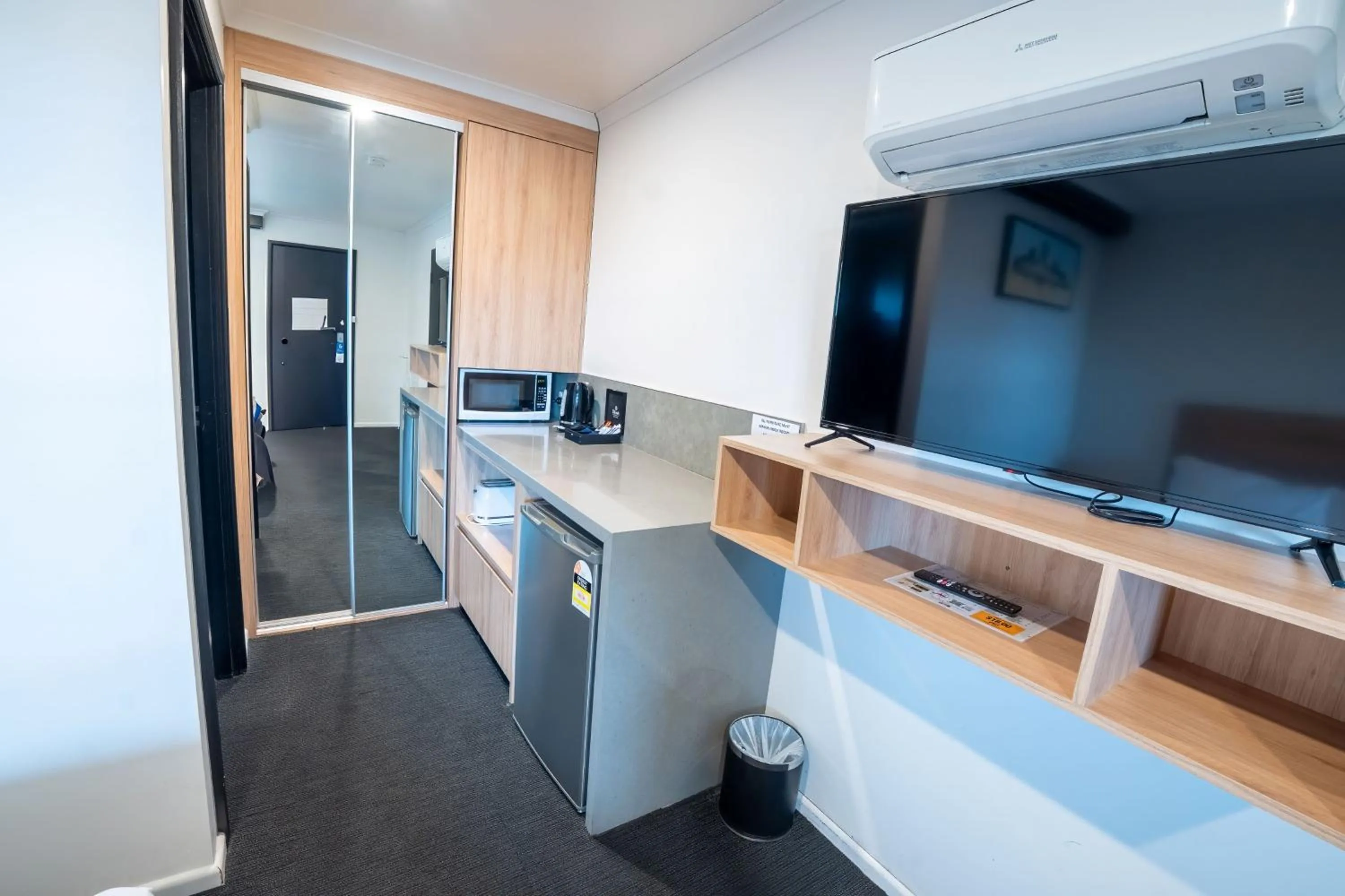 Communal lounge/ TV room in Olde Tudor Hotel