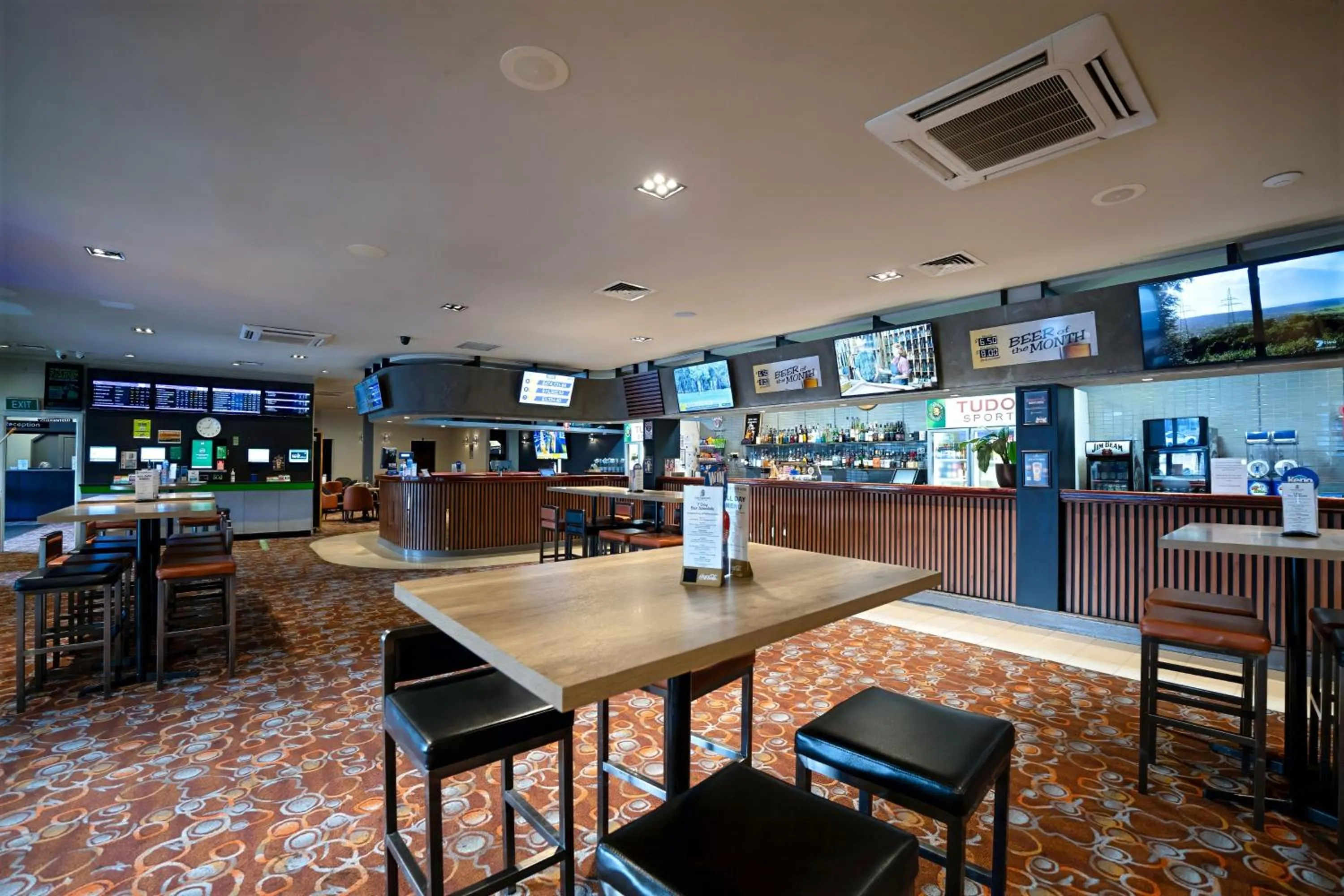 Lounge or bar in Olde Tudor Hotel