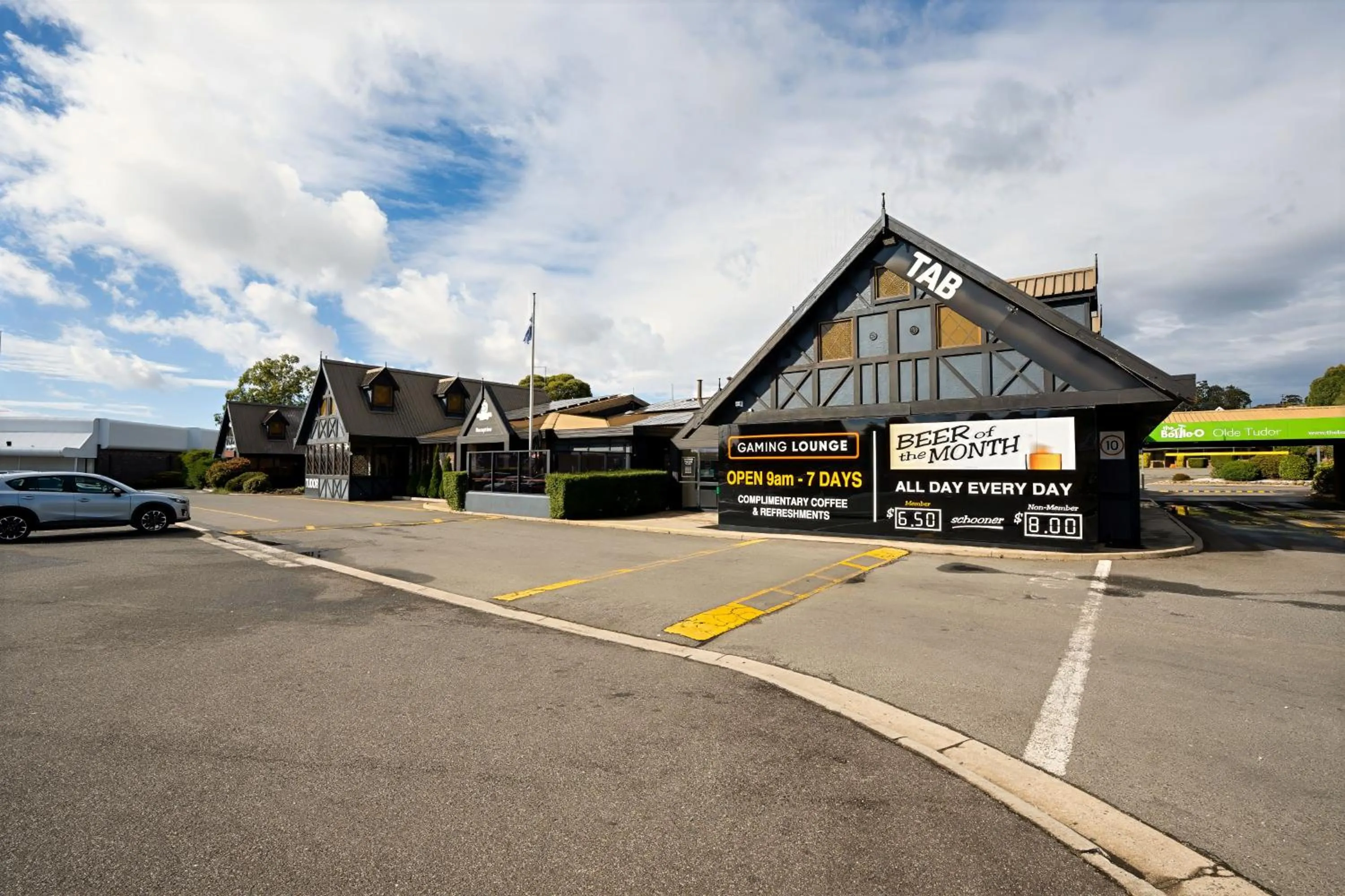 Property building in Olde Tudor Hotel