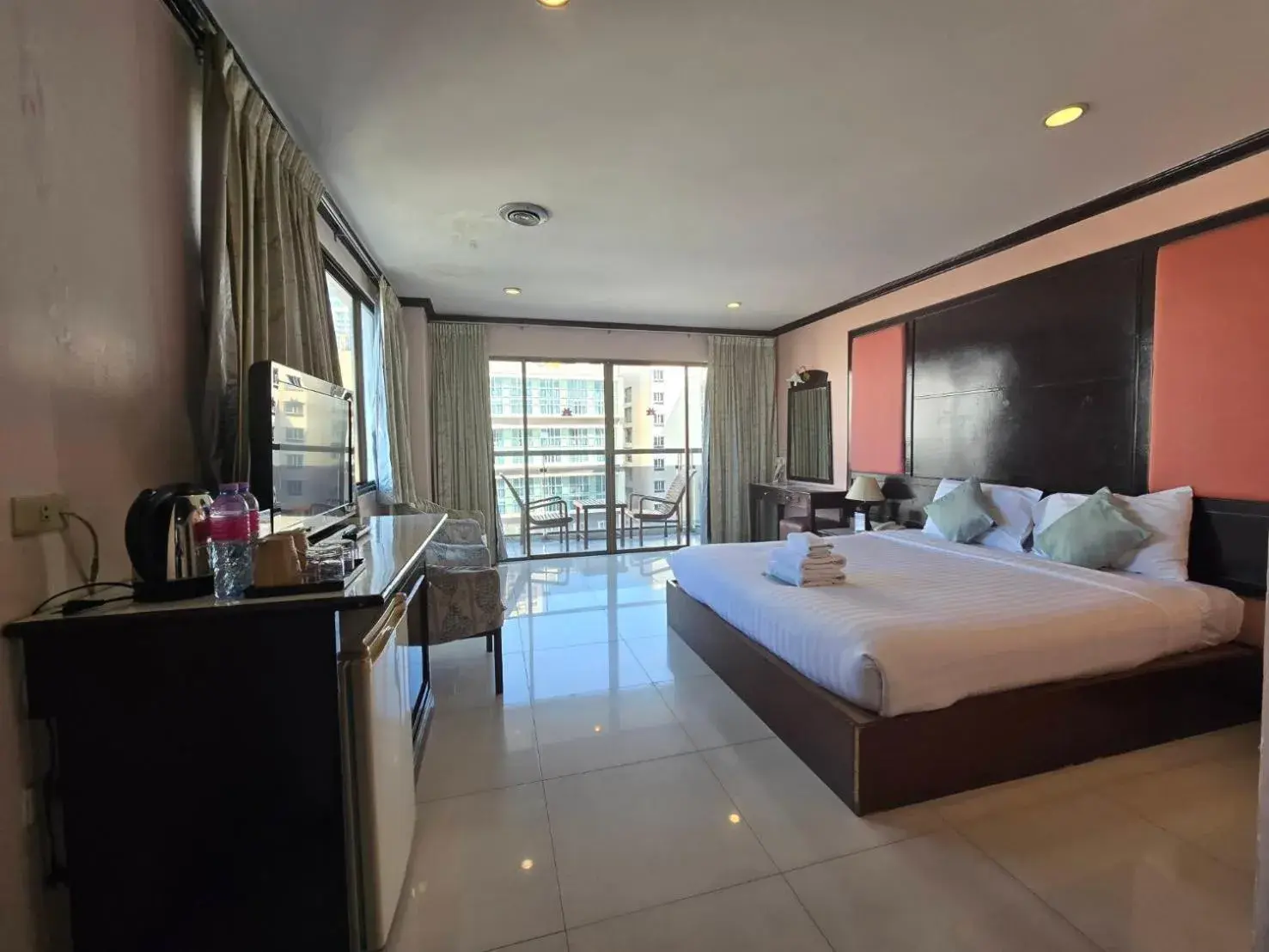 Superior Double or Twin Room in Mike Beach Resort Superior Double or Twin Room in Mike Beach Resort