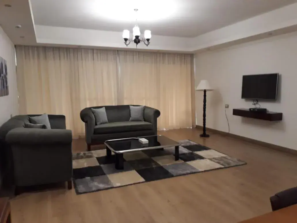 Deluxe Suite in Royal Maadi Hotel Deluxe Suite in Royal Maadi Hotel