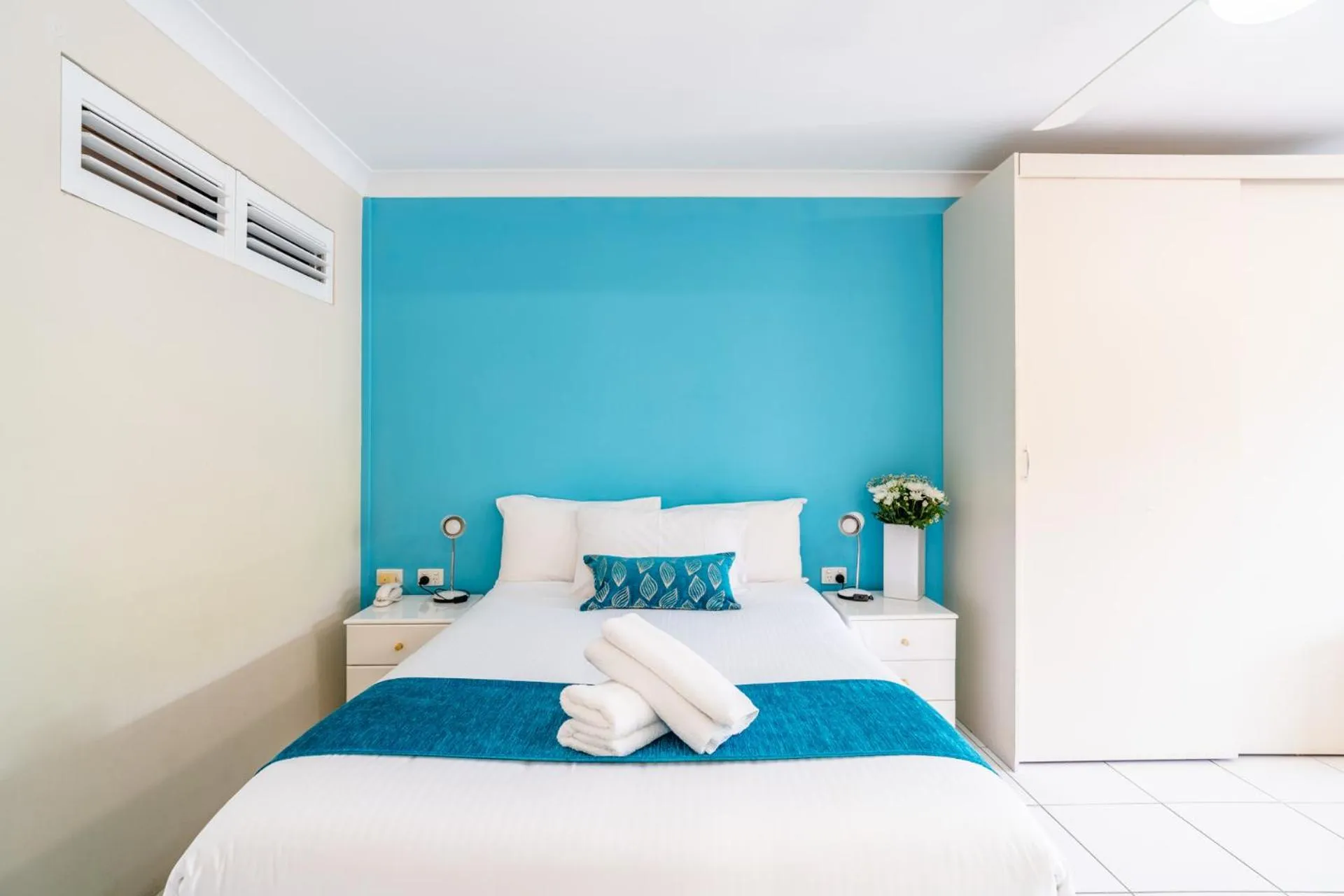 Bed in Byron Bayside Central Studio Apartments