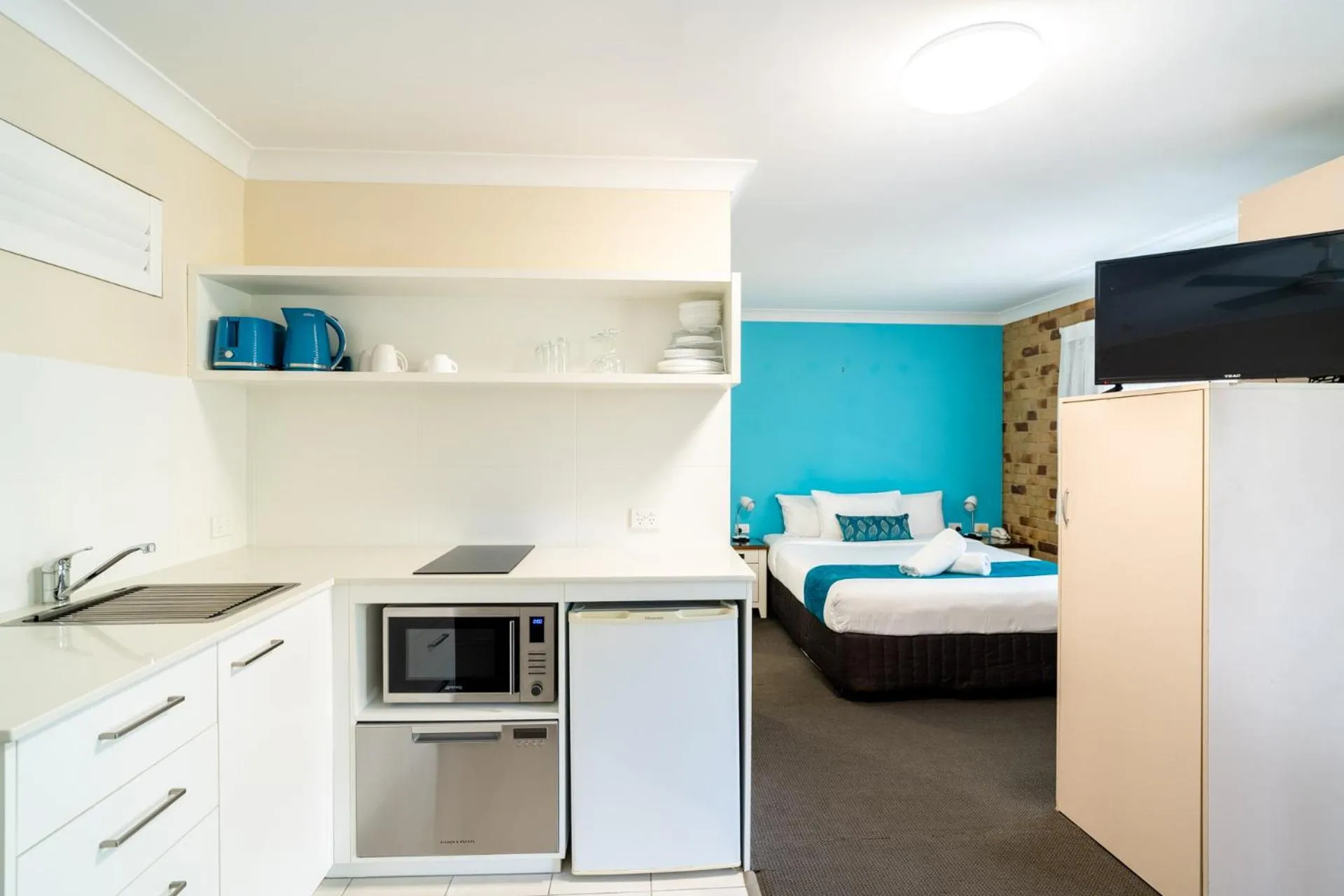 Bed in Byron Bayside Central Studio Apartments