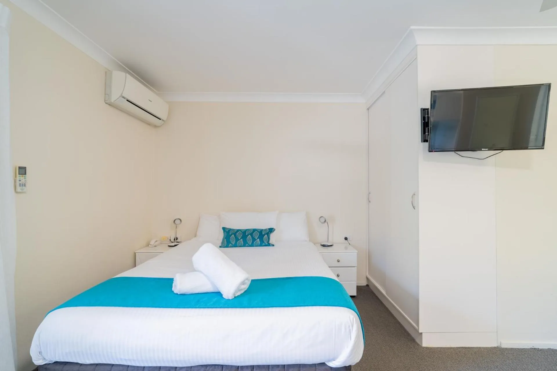 Bed in Byron Bayside Central Studio Apartments