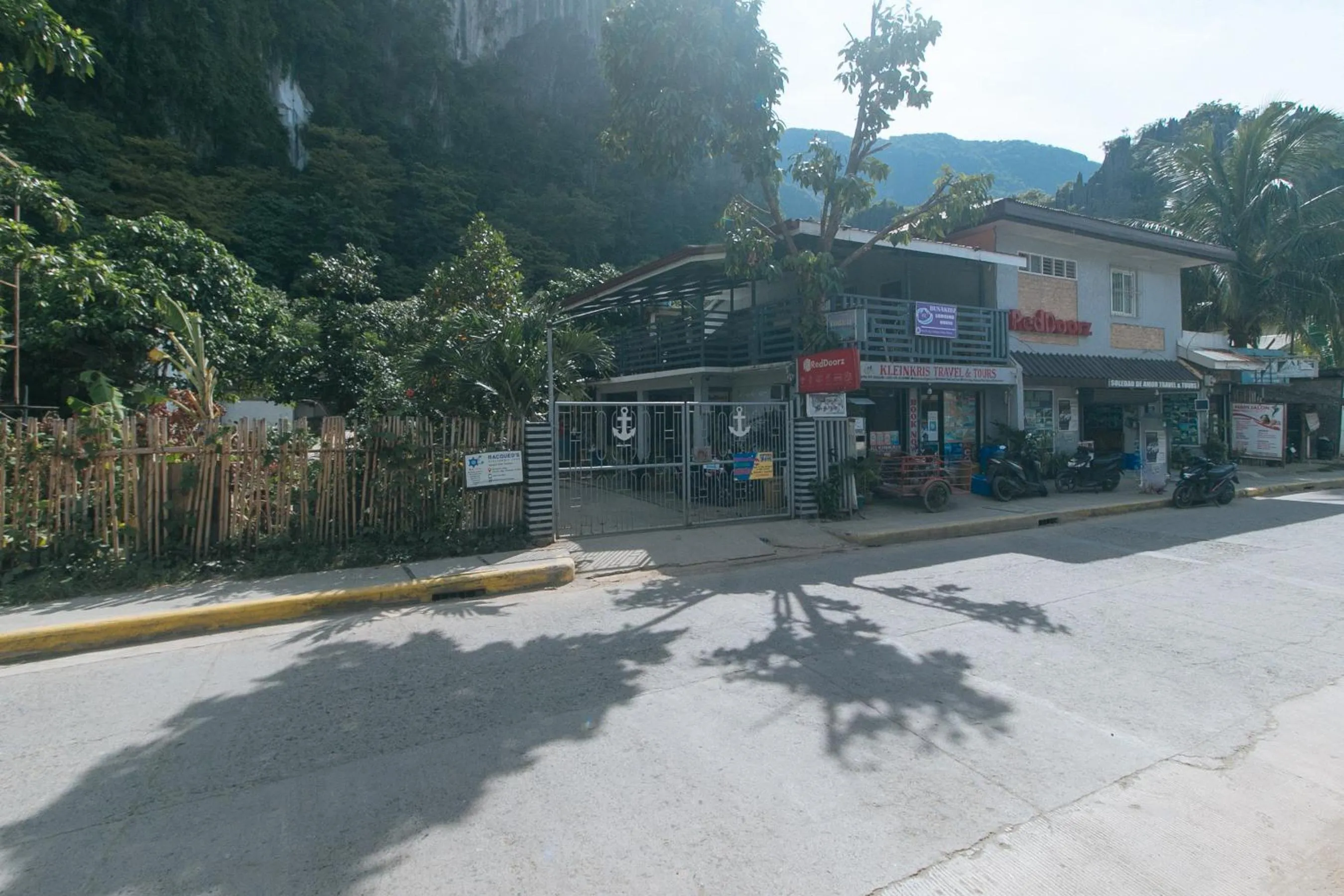 Street view in RedDoorz at Bunakidz Lodge El Nido Palawan