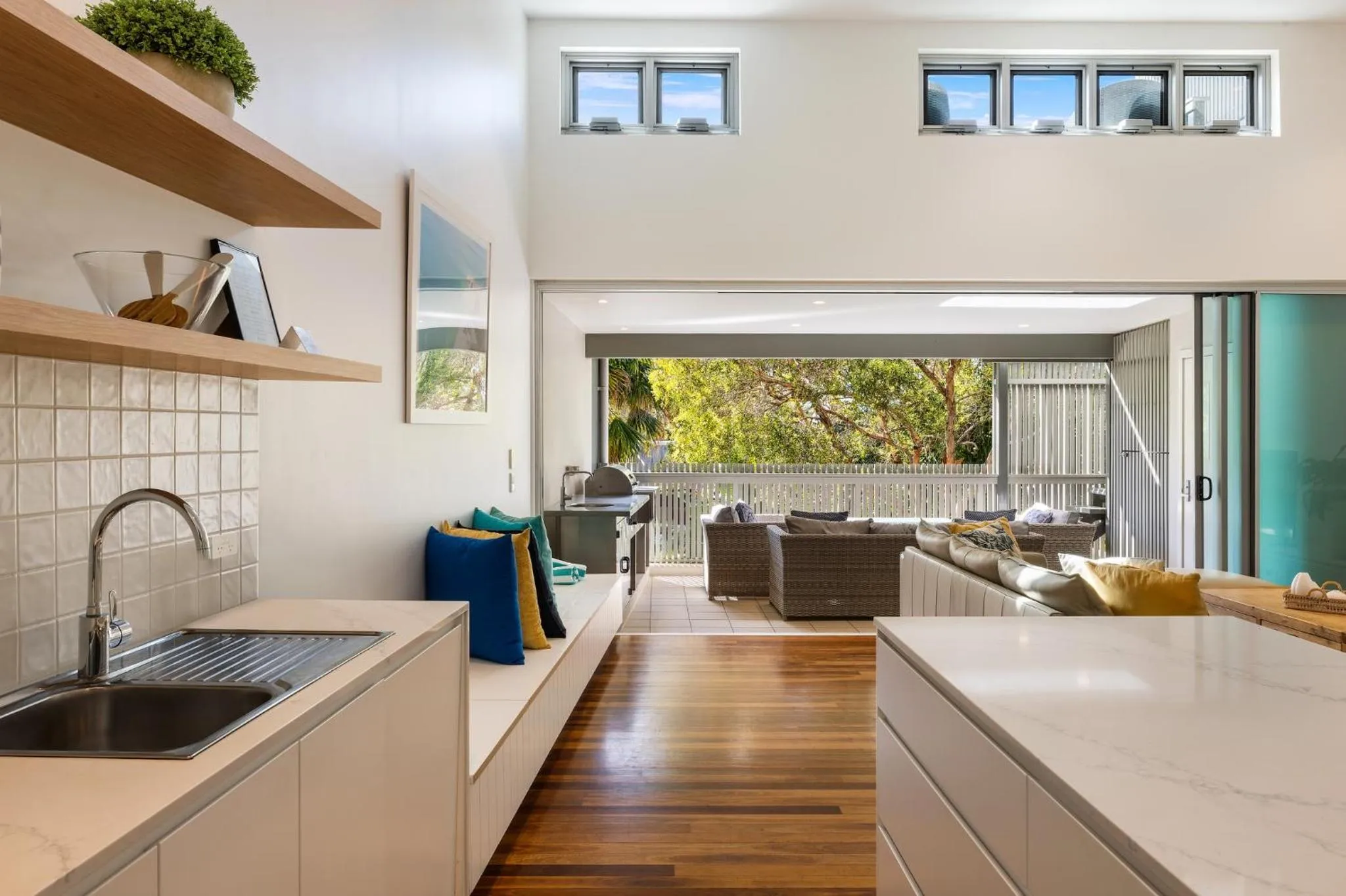Kitchen or kitchenette in East On Byron Bay Apartments