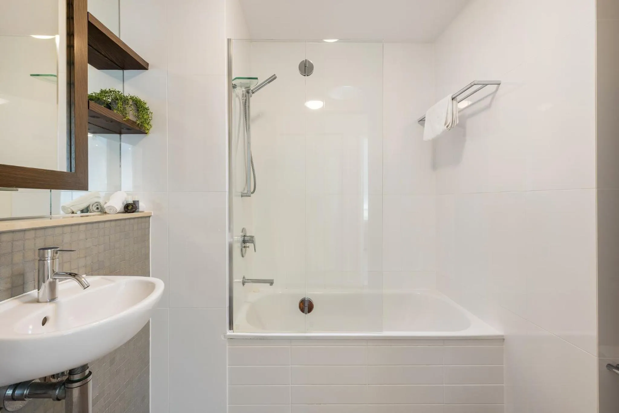 Shower in East On Byron Bay Apartments