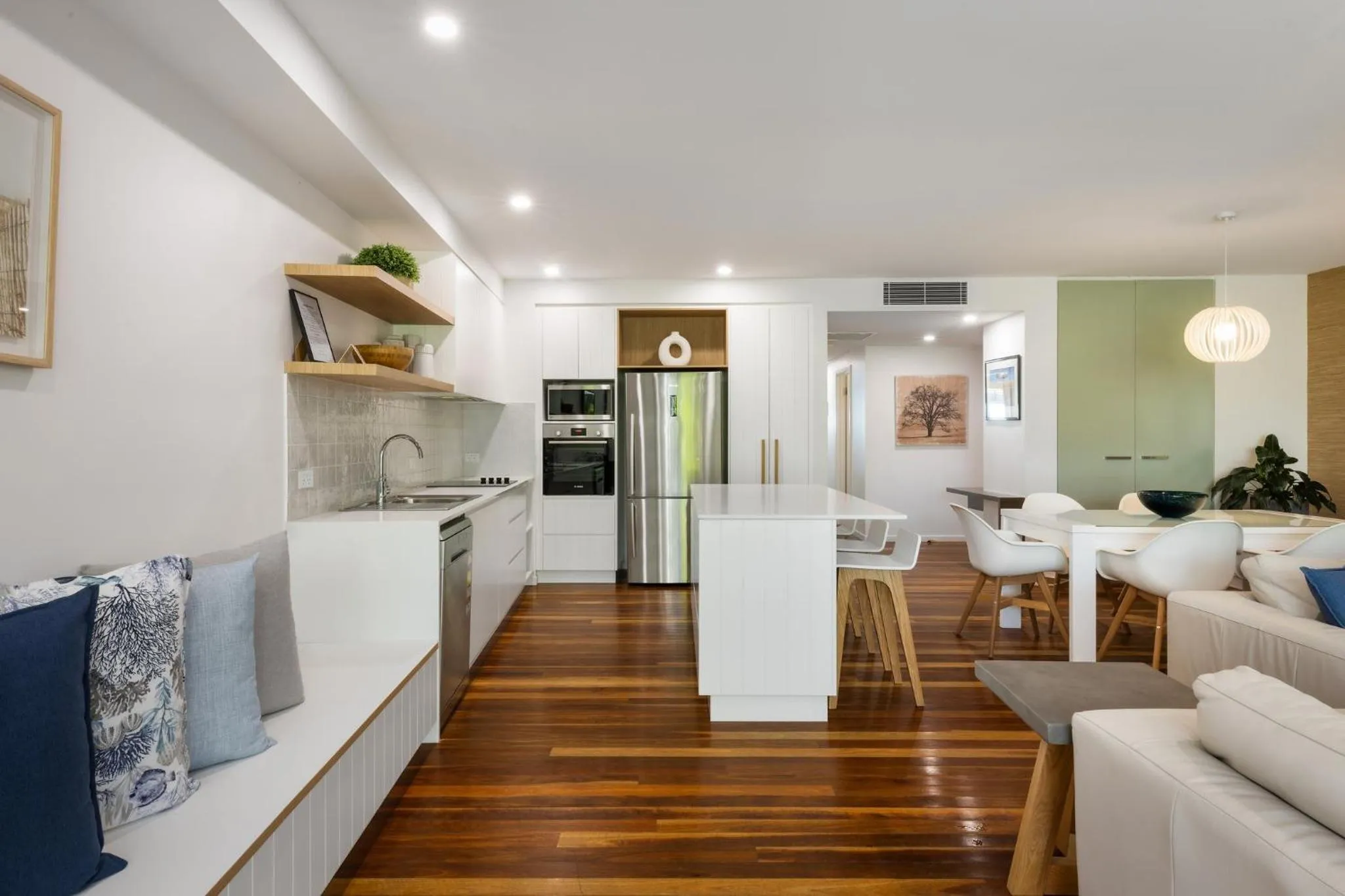 Kitchen or kitchenette in East On Byron Bay Apartments
