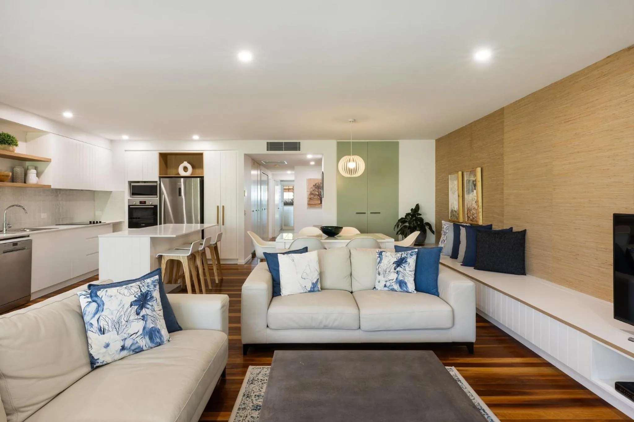 TV and multimedia in East On Byron Bay Apartments