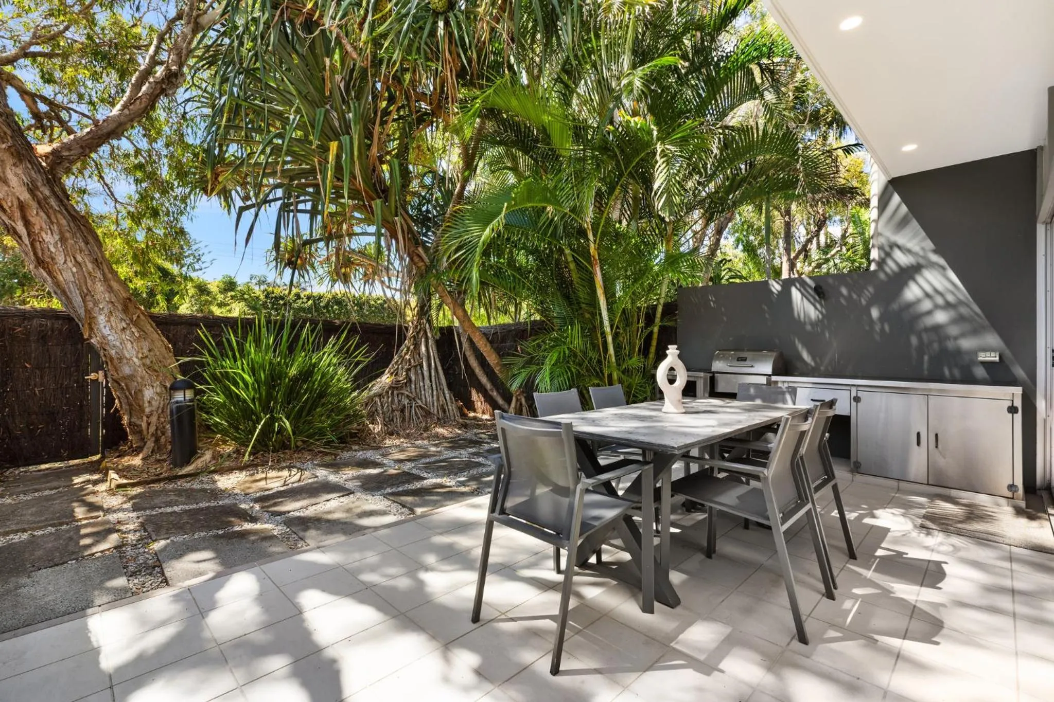 Garden in East On Byron Bay Apartments