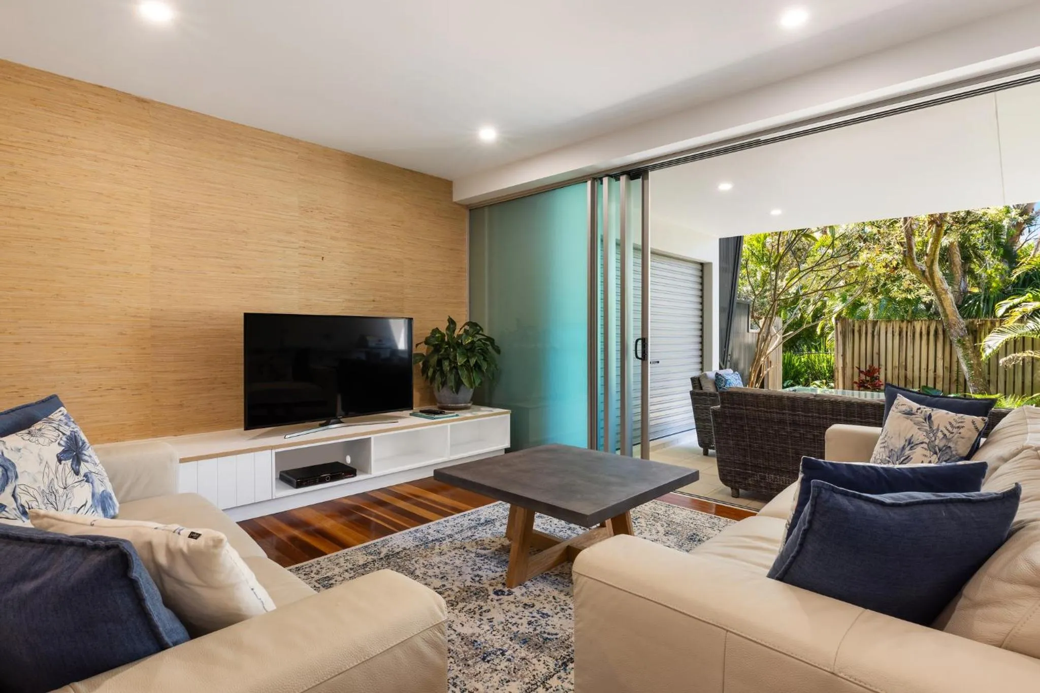 TV and multimedia in East On Byron Bay Apartments