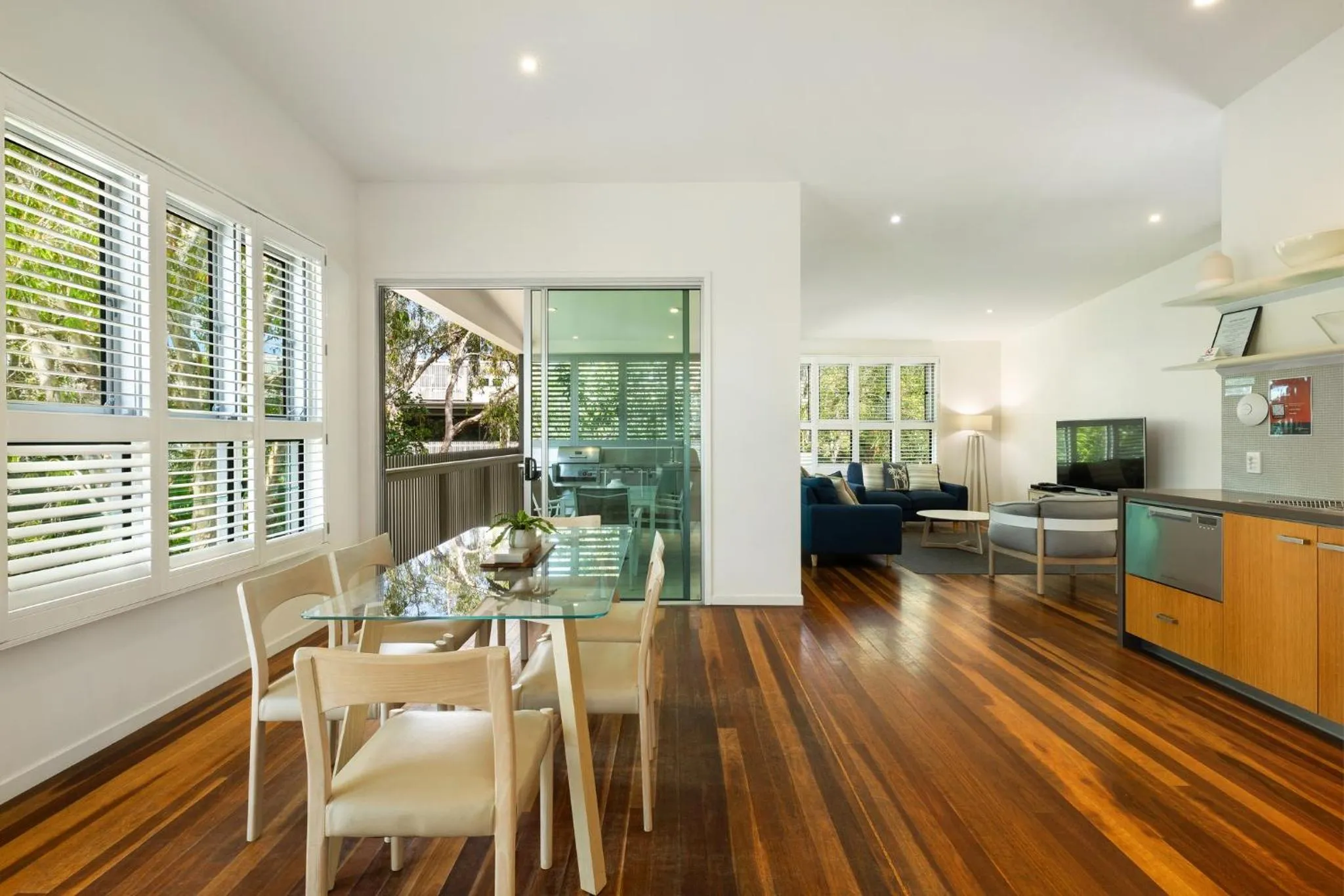 Kitchen or kitchenette in East On Byron Bay Apartments