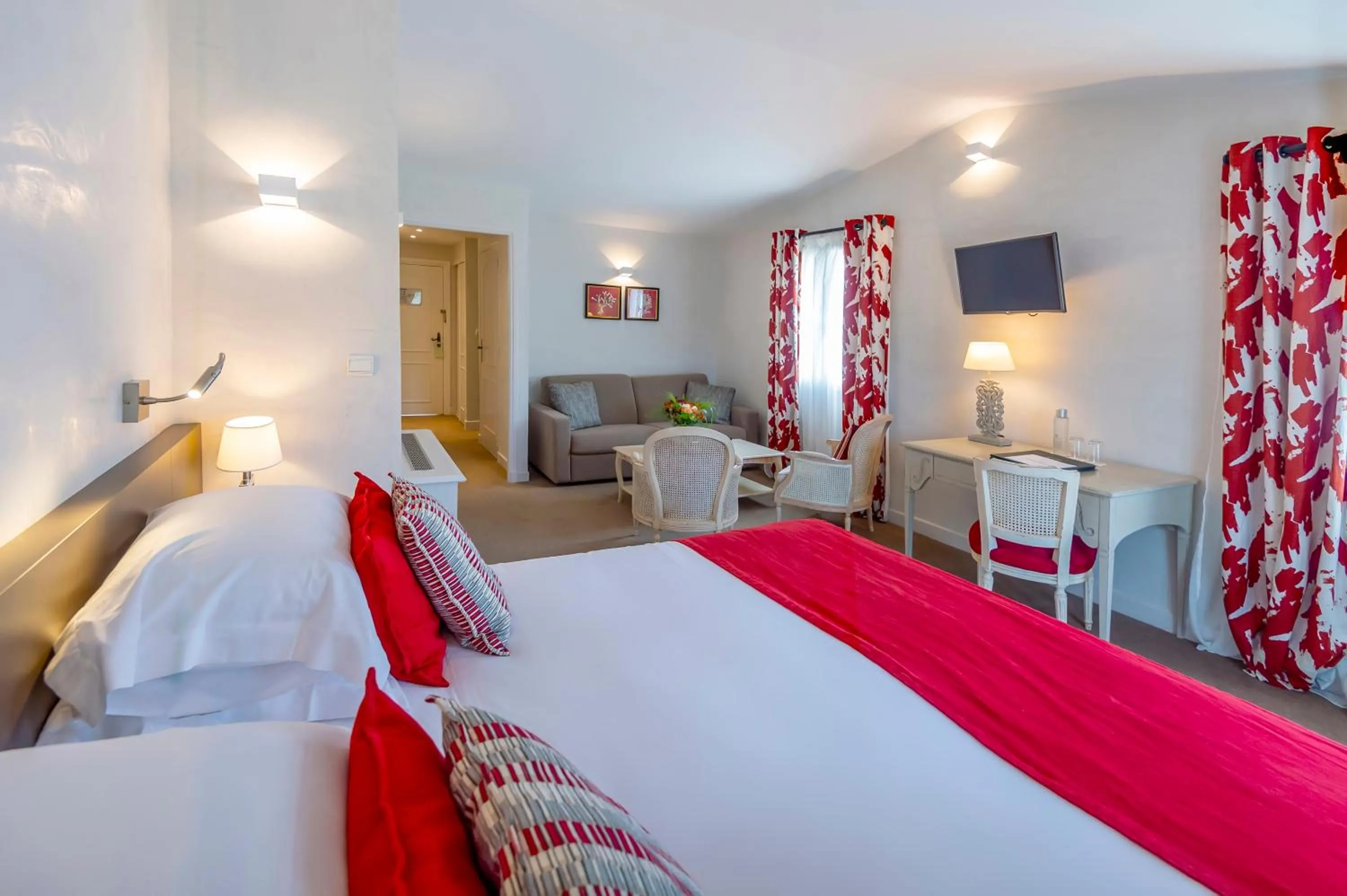 Photo of the whole room, Bed in Hôtel Golf & Spa Château de la Bégude The Originals Collection