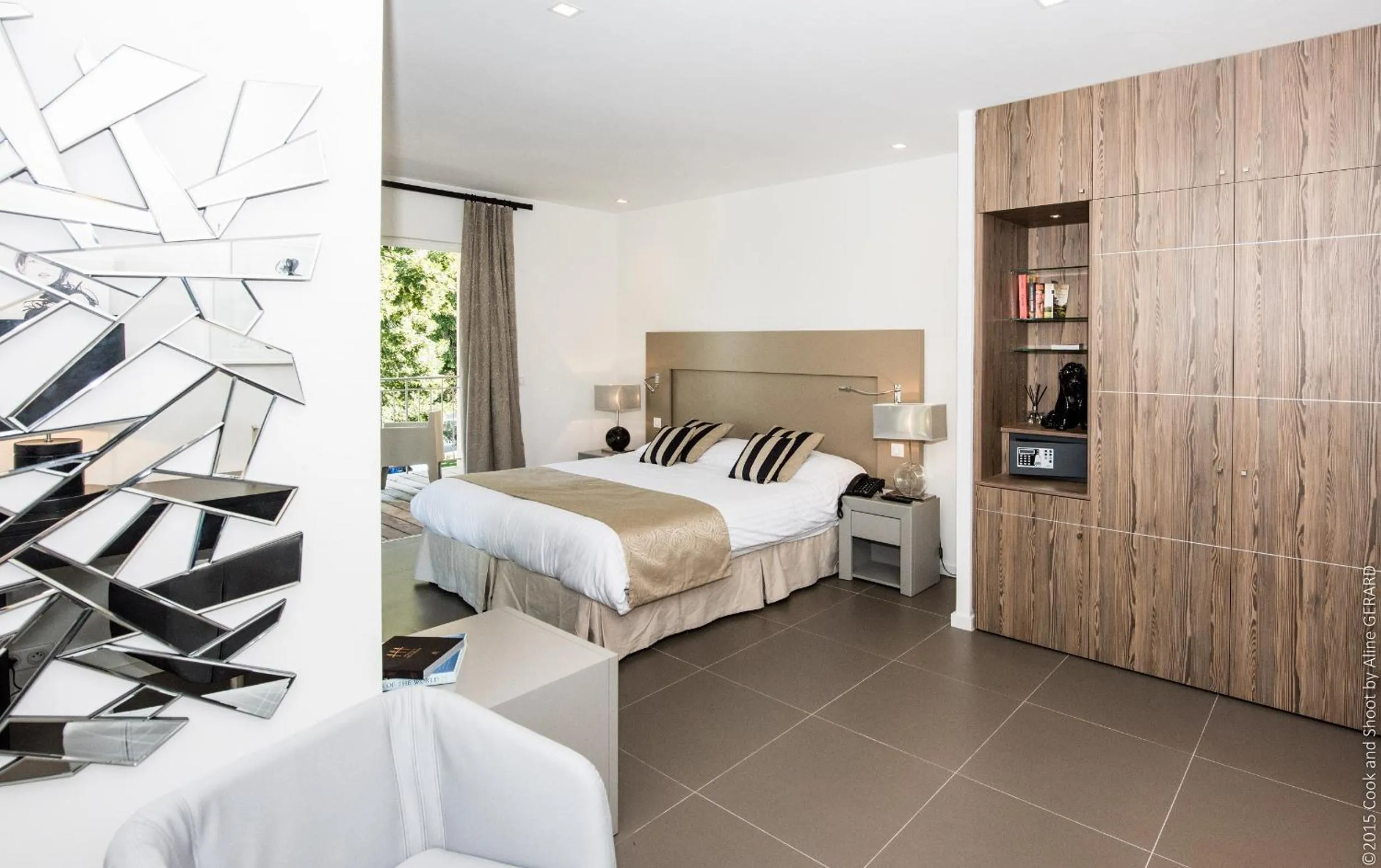 Bedroom, Bed in Hôtel Golf & Spa Château de la Bégude The Originals Collection