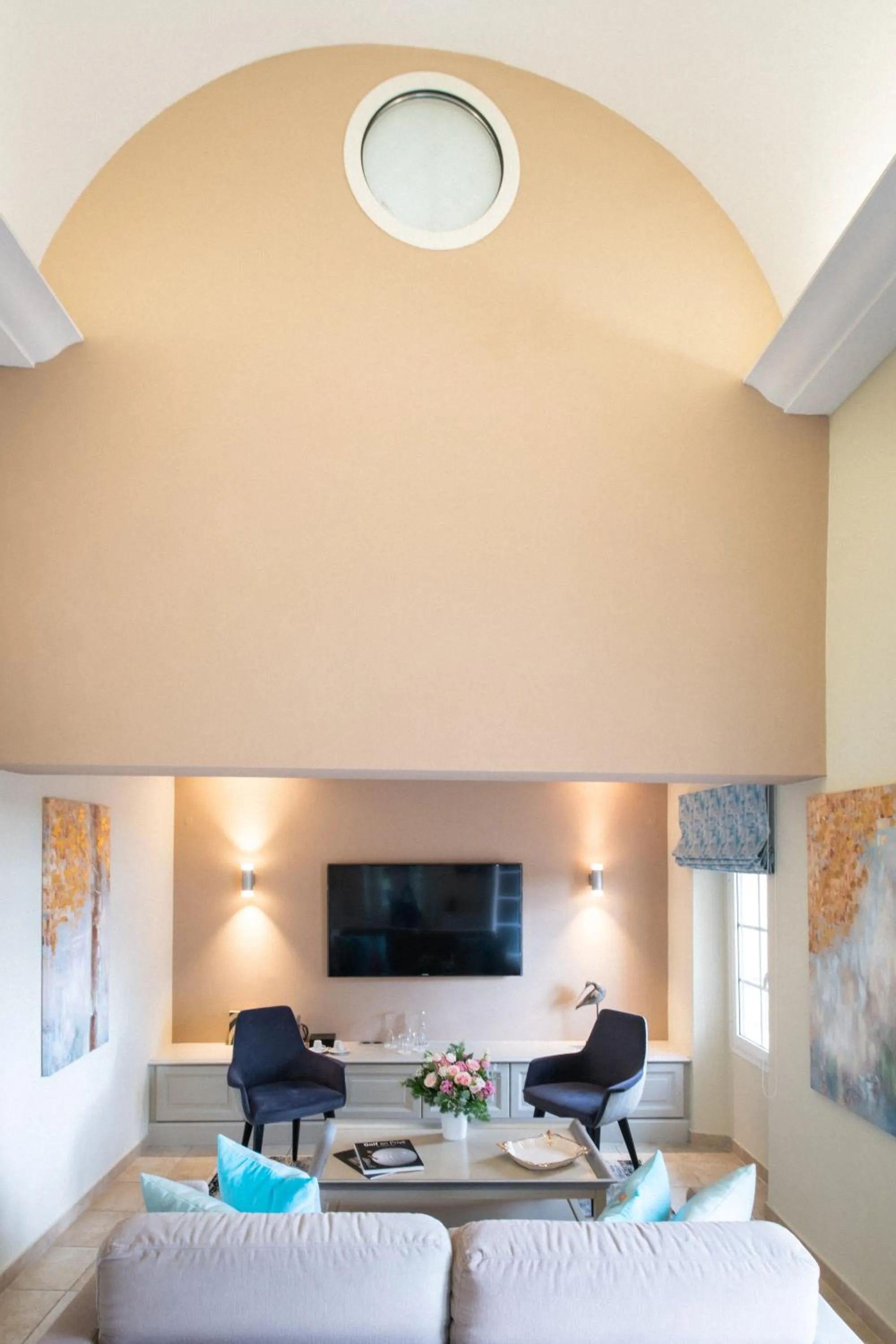 Seating area in Hôtel Golf & Spa Château de la Bégude The Originals Collection