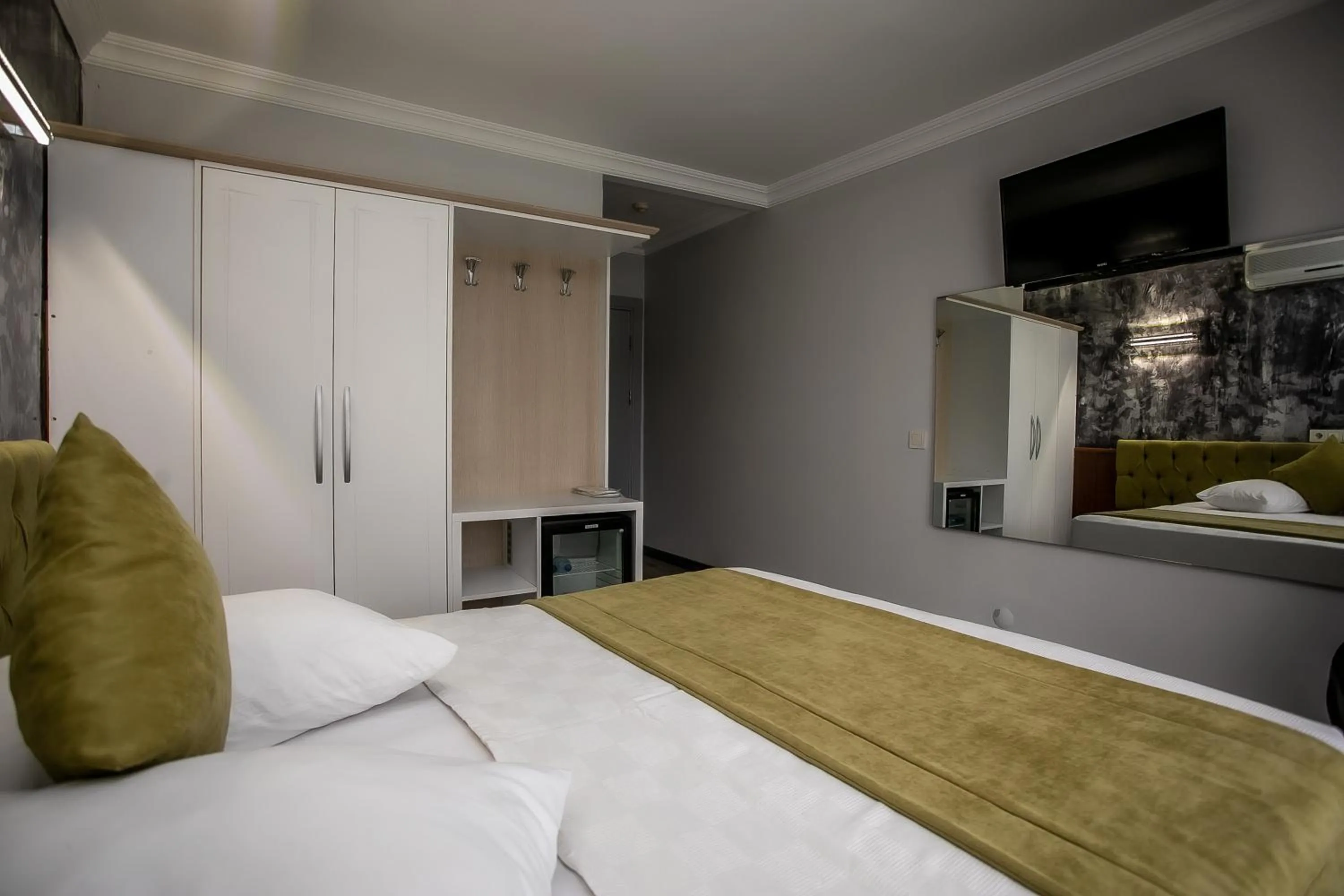 Massage, Bed in Hotel Pera Capitol - Taksim & İstiklal