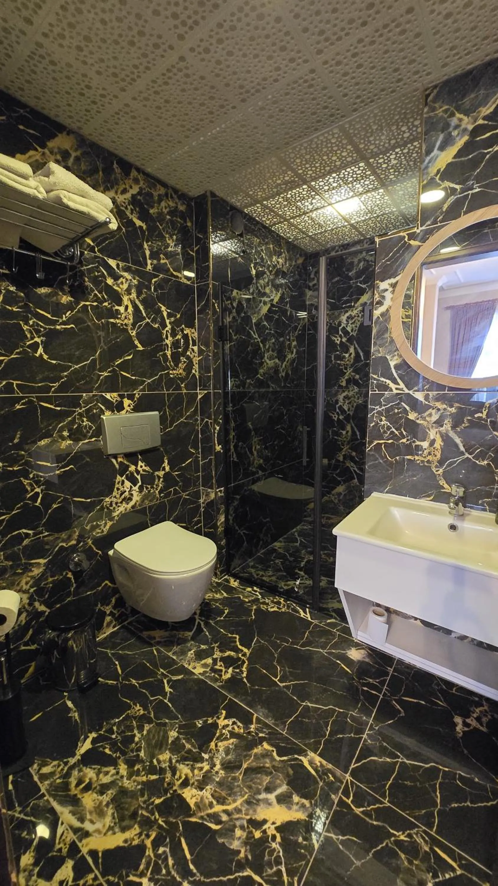 Bathroom in Hotel Pera Capitol - Taksim & İstiklal