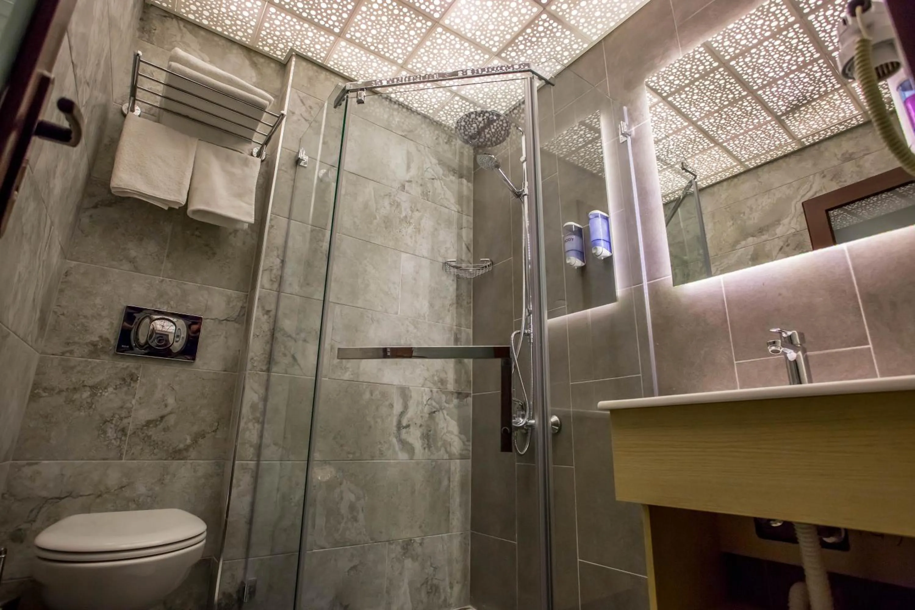 Bedroom in Hotel Pera Capitol - Taksim & İstiklal