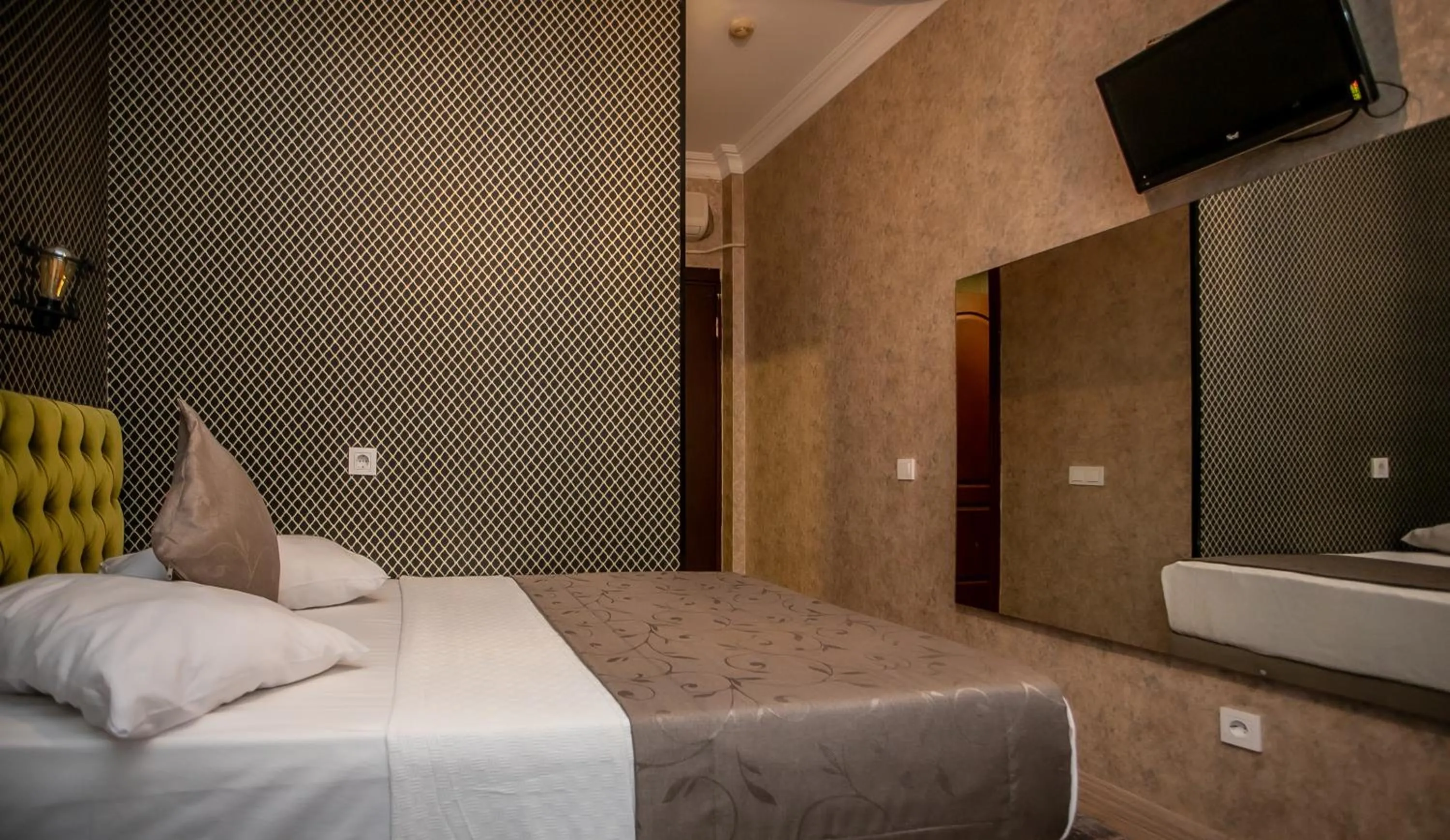 Massage, Bed in Hotel Pera Capitol - Taksim & İstiklal