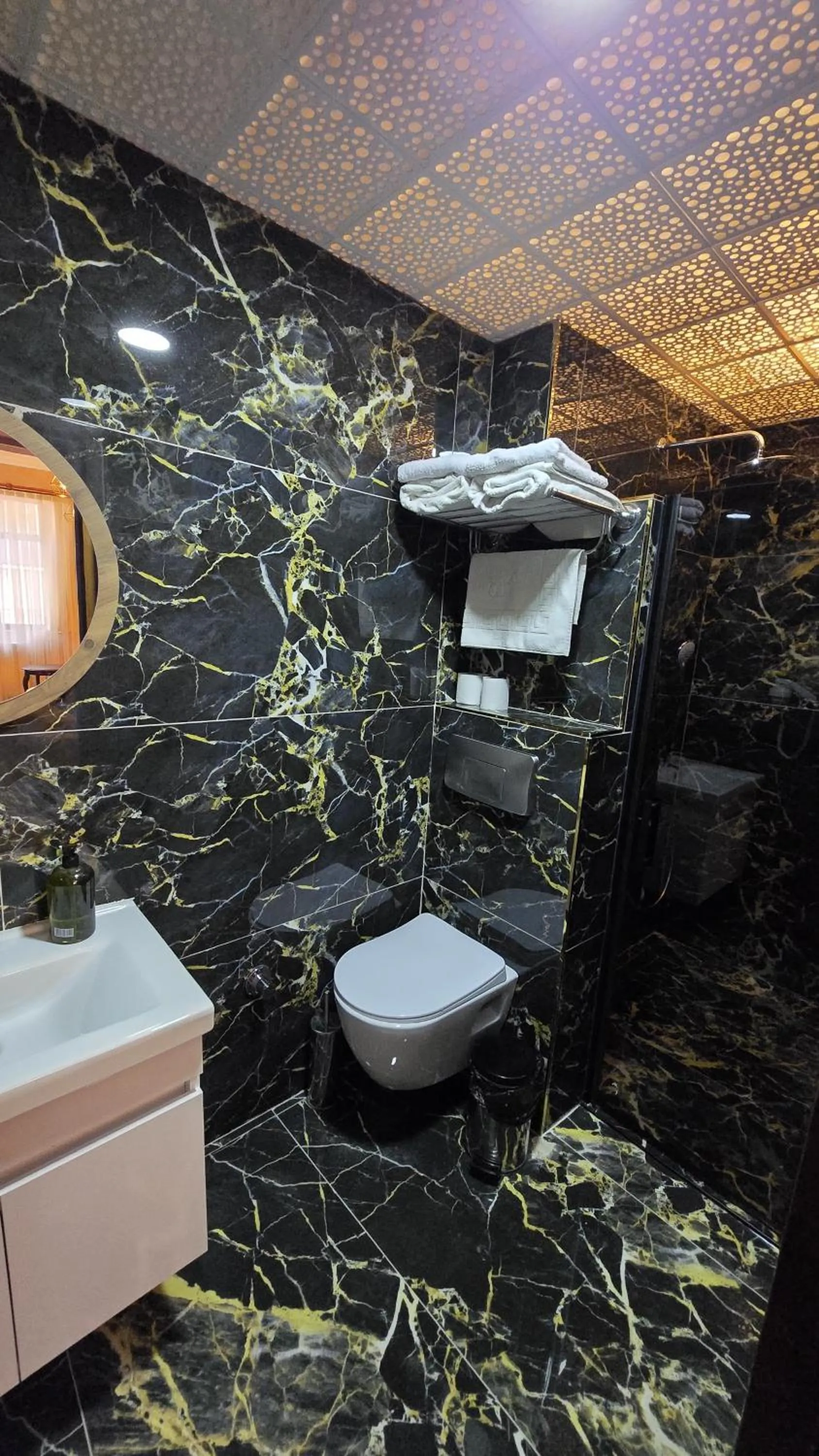 Bathroom in Hotel Pera Capitol - Taksim & İstiklal