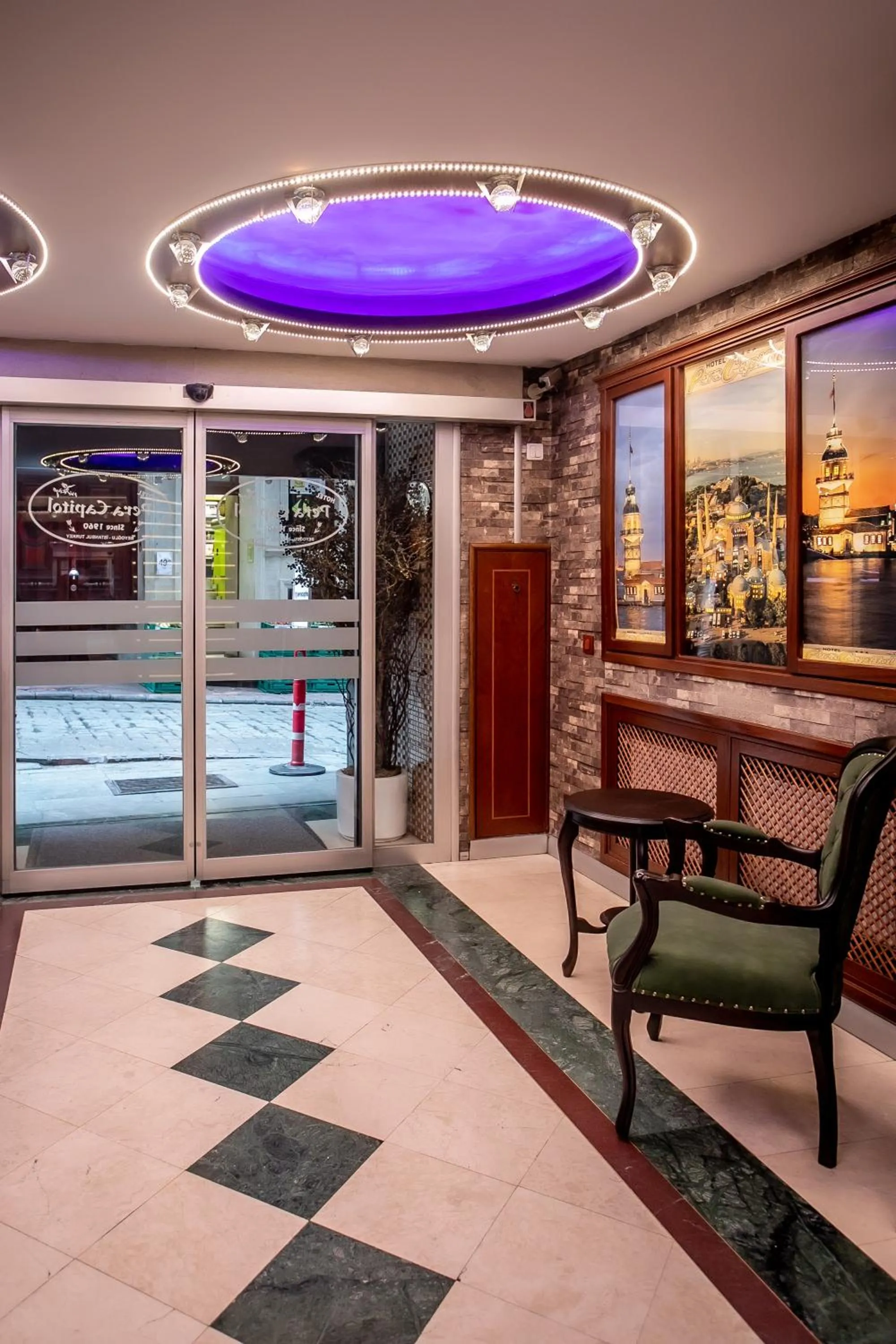 Lobby or reception in Hotel Pera Capitol - Taksim & İstiklal