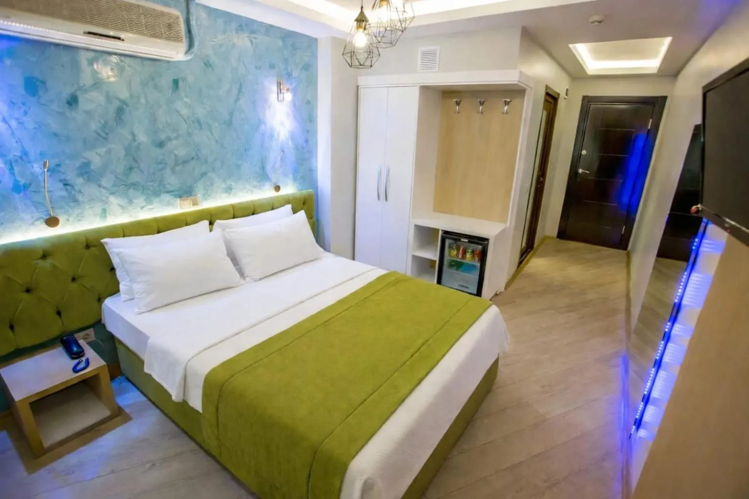Photo of the whole room, Bed in Hotel Pera Capitol - Taksim & İstiklal