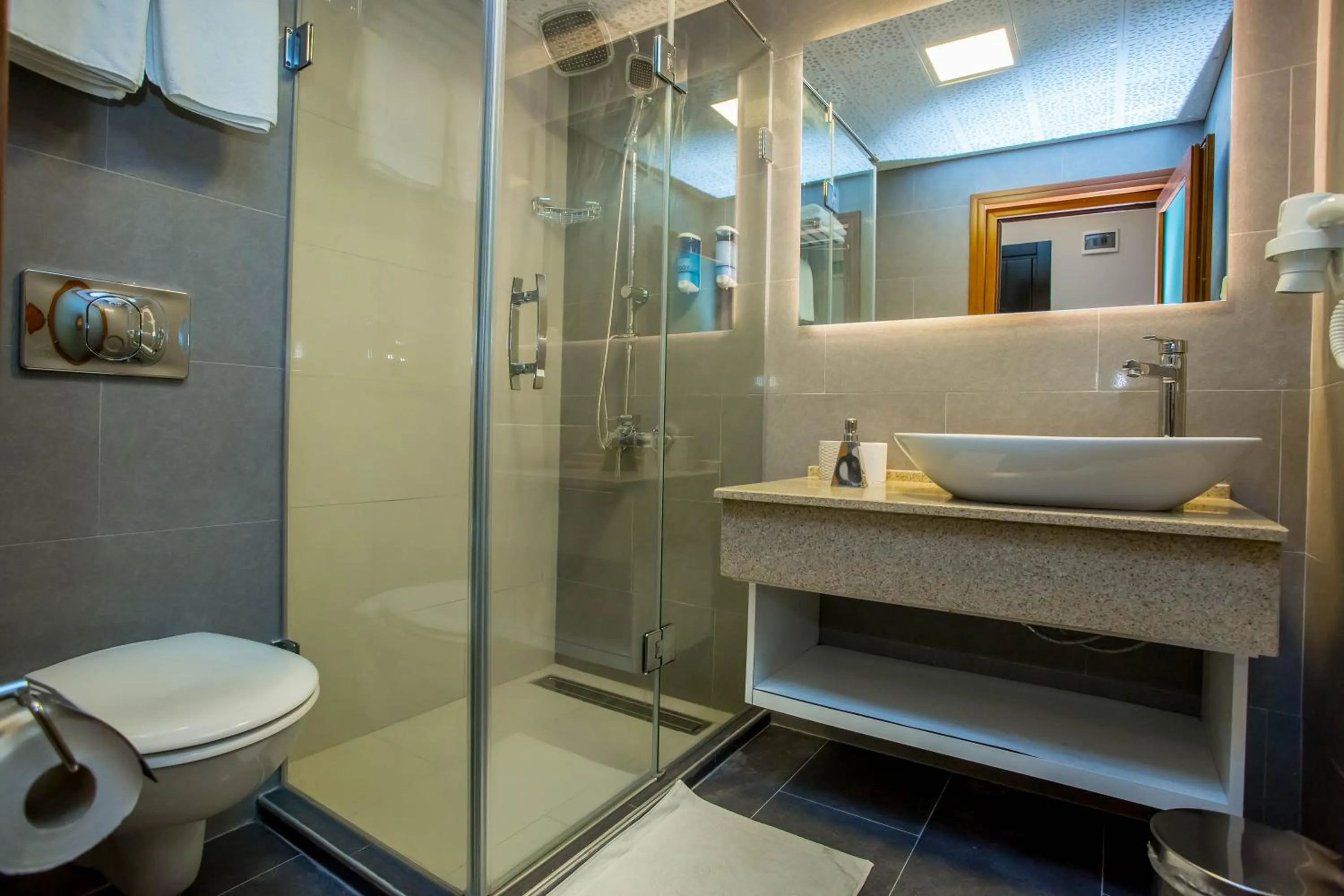Bathroom in Hotel Pera Capitol - Taksim & İstiklal