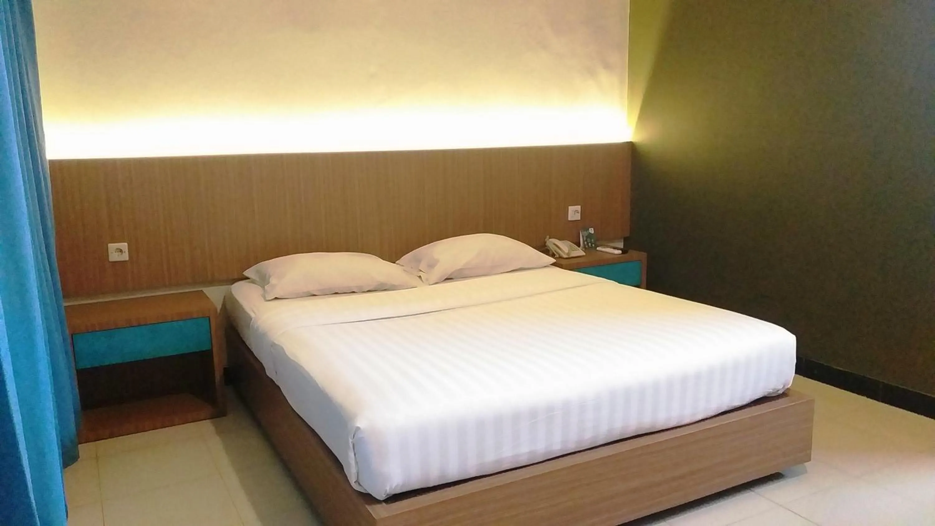 Bedroom, Bed in Cakra Kusuma Hotel