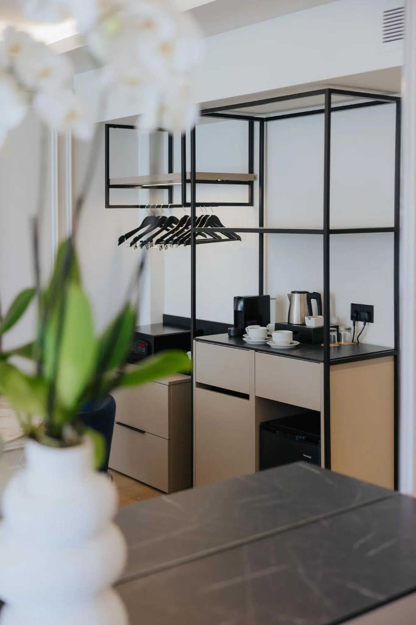 Coffee/tea facilities in Odysseia Hotel Kapetanios