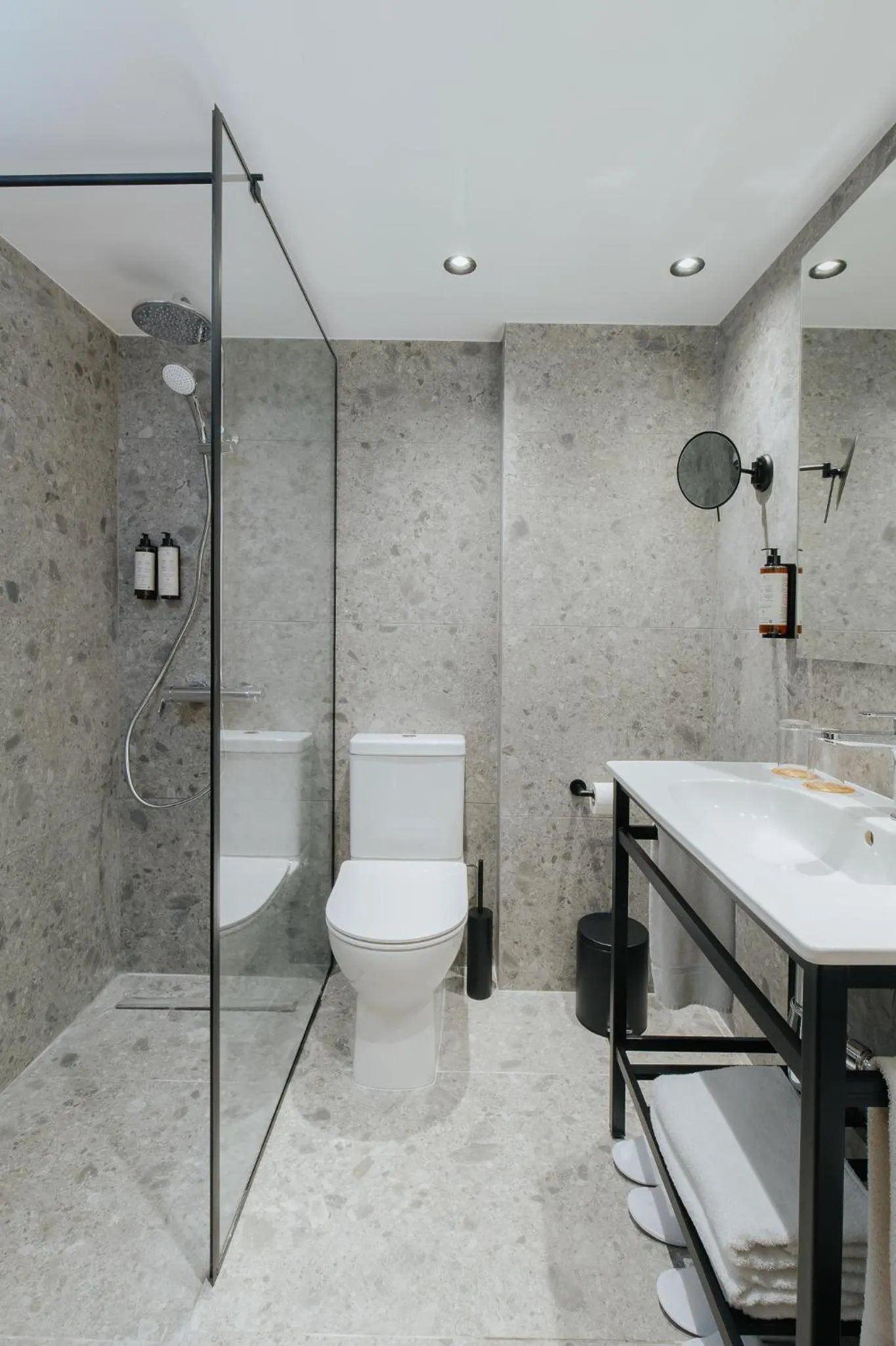 Shower in Odysseia Hotel Kapetanios