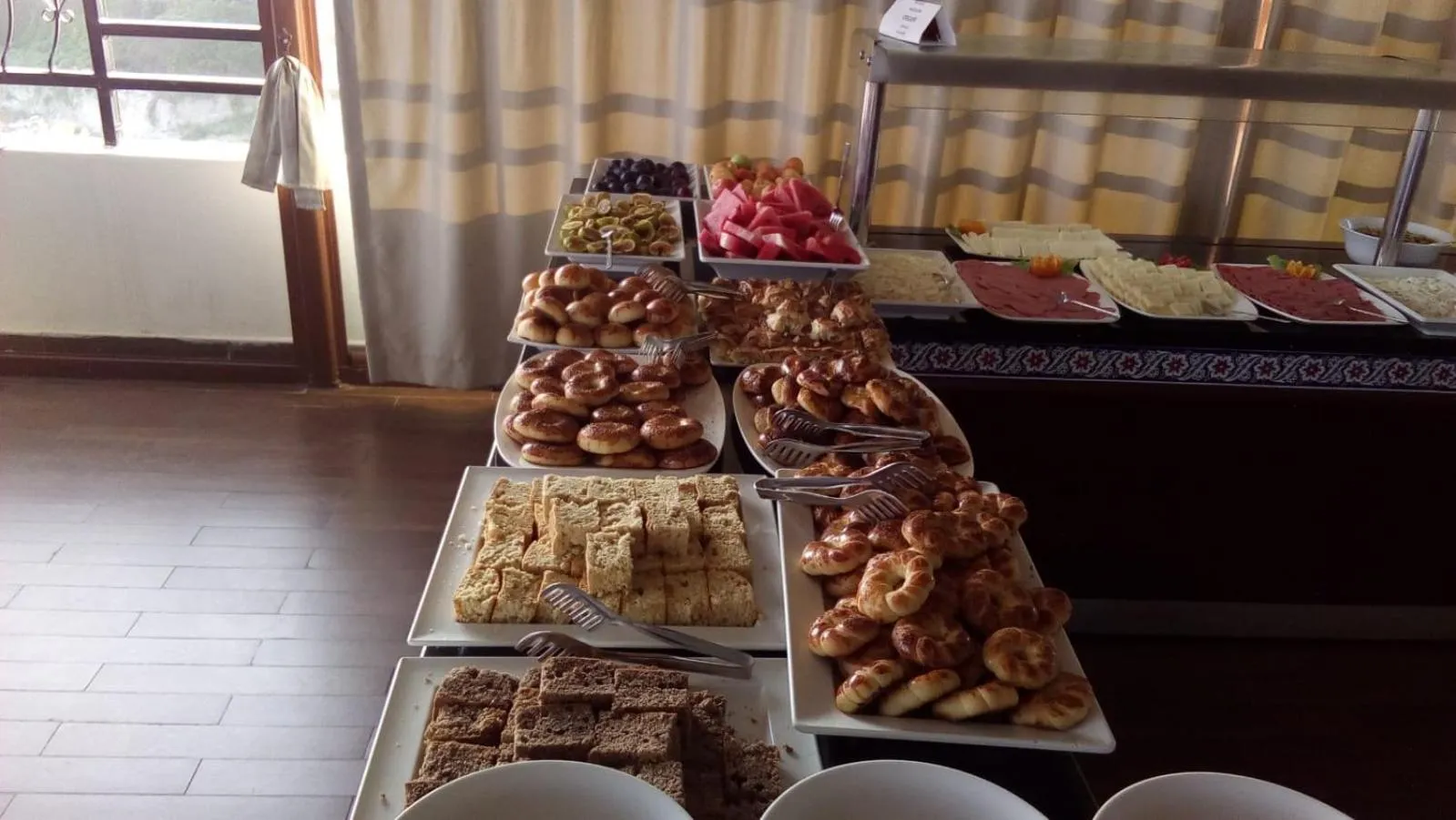 Restaurant/places to eat in Sunday Beach Hotel