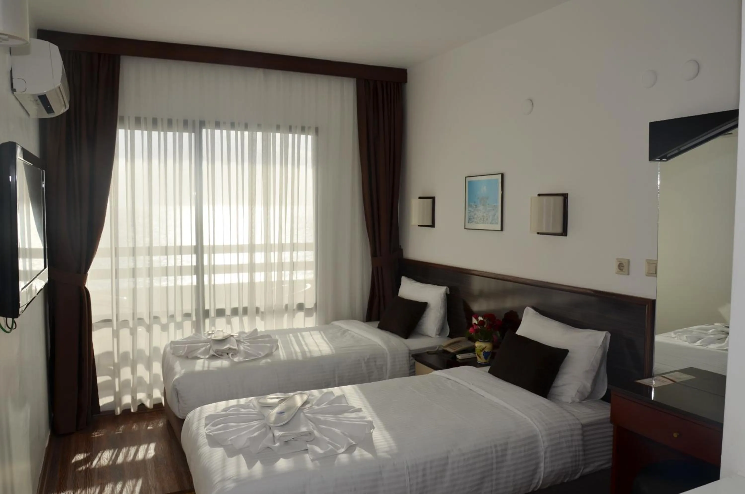 Photo of the whole room, Bed in Sunday Beach Hotel