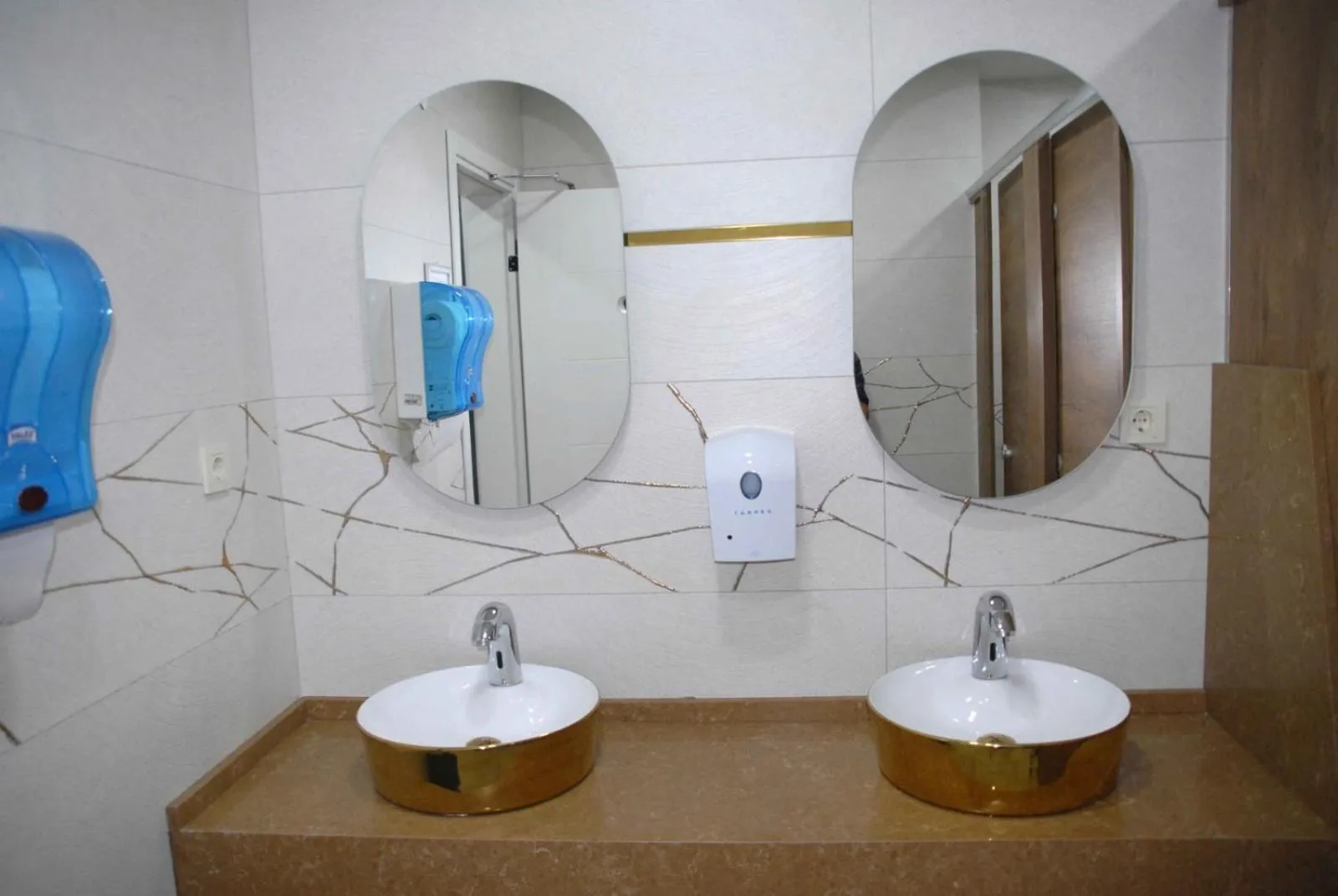 Property building in Sunday Beach Hotel