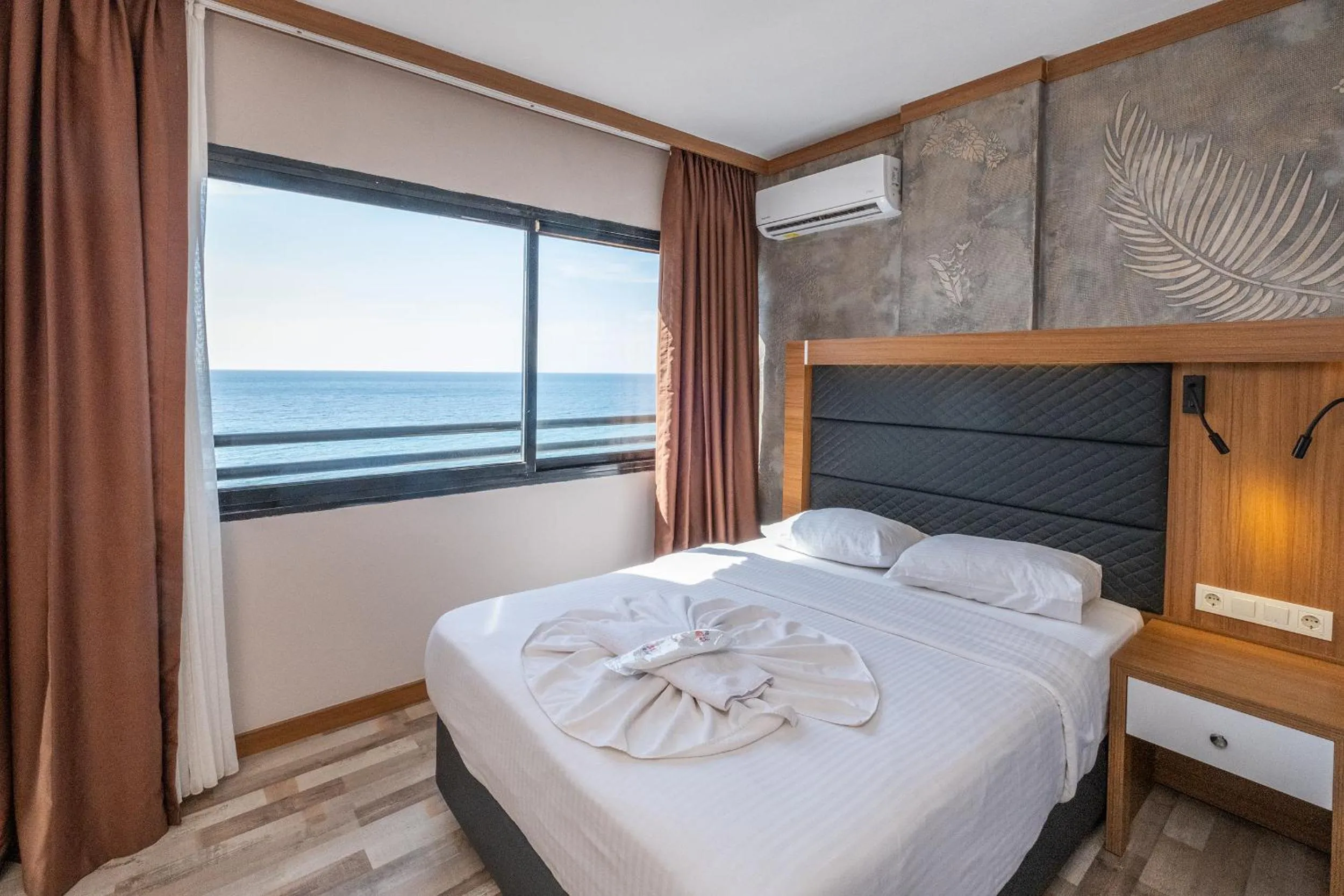 View (from property/room), Bed in Sunday Beach Hotel