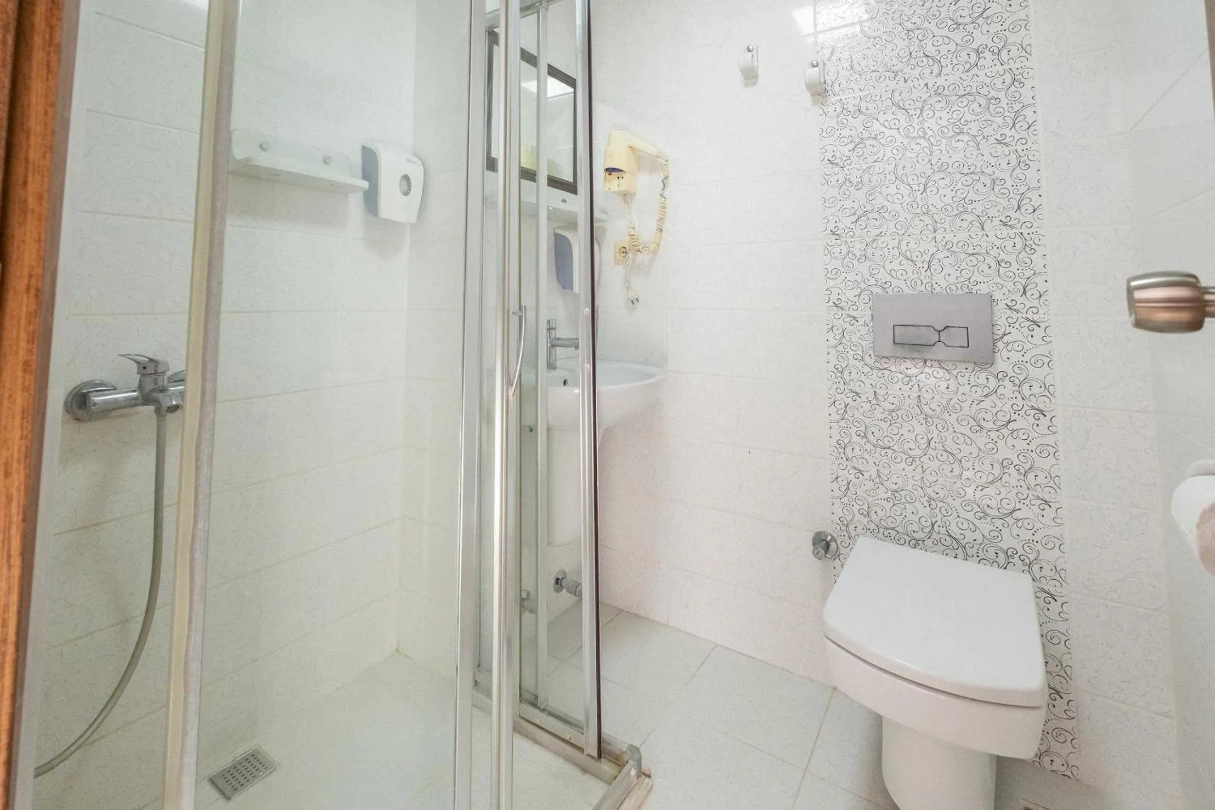 Shower in Sunday Beach Hotel