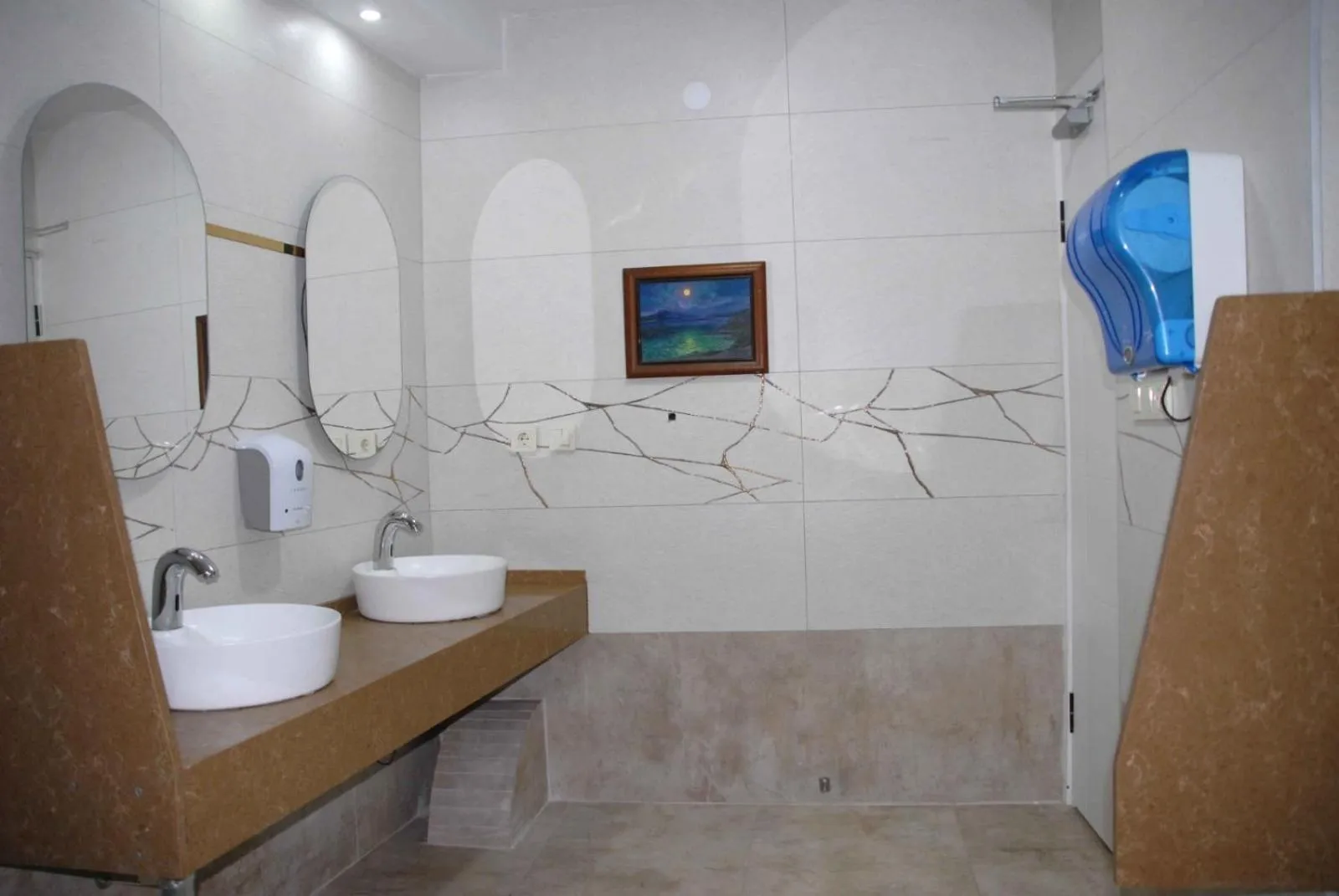 Property building in Sunday Beach Hotel